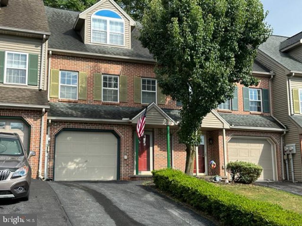 Photo of 71 IRONSTONE DR, ELIZABETHTOWN, PA 17022 (MLS # PALA2036908)