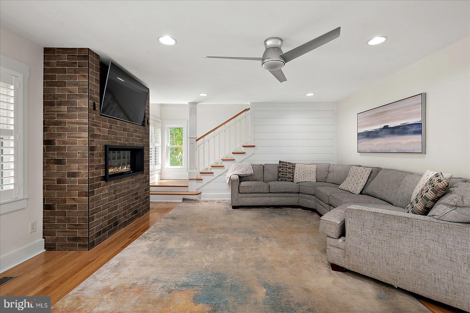 WOODLAND PARK - Residential