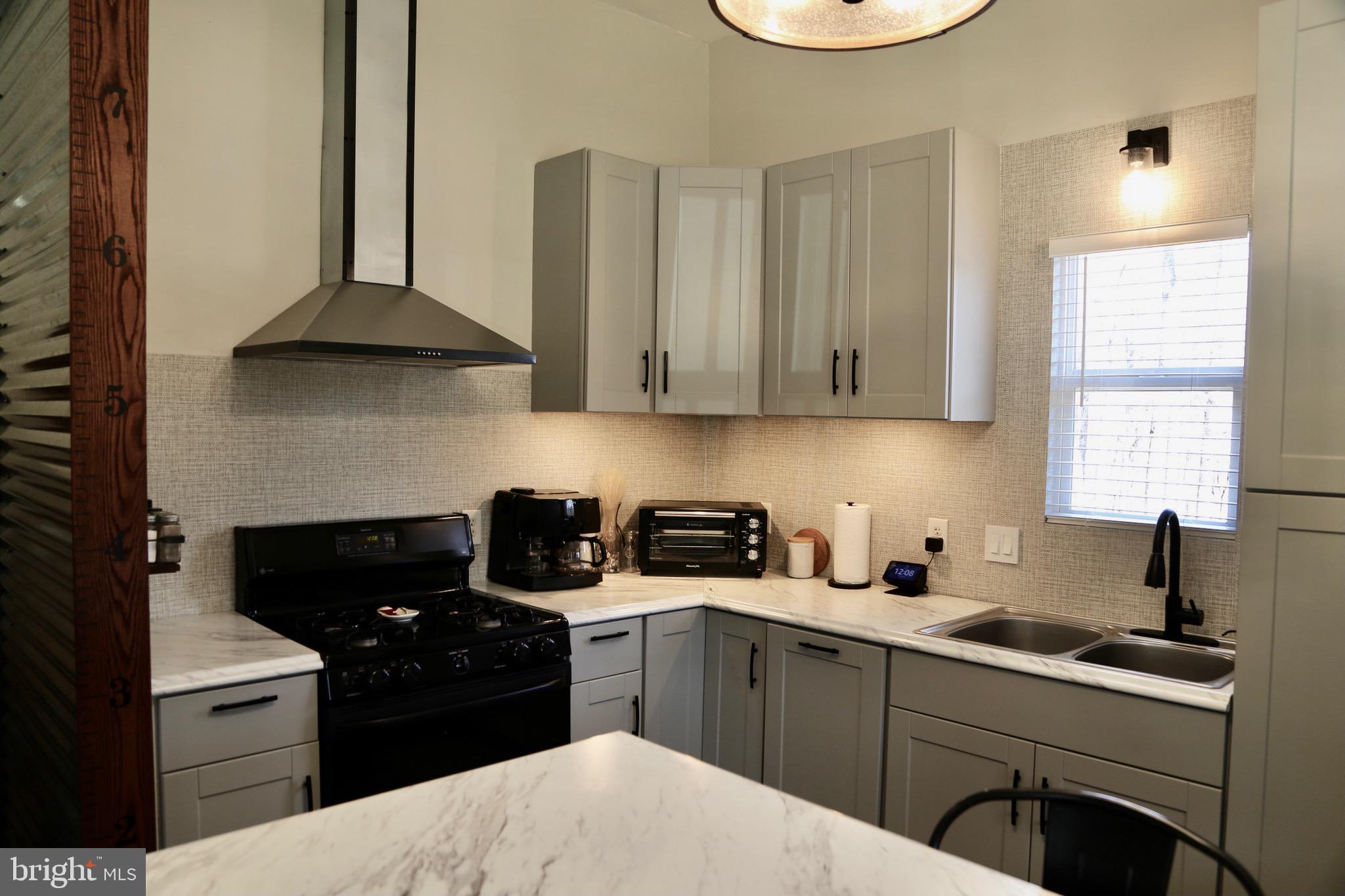 STAGECOACH STOP @ CAPON BRIDGE - Residential