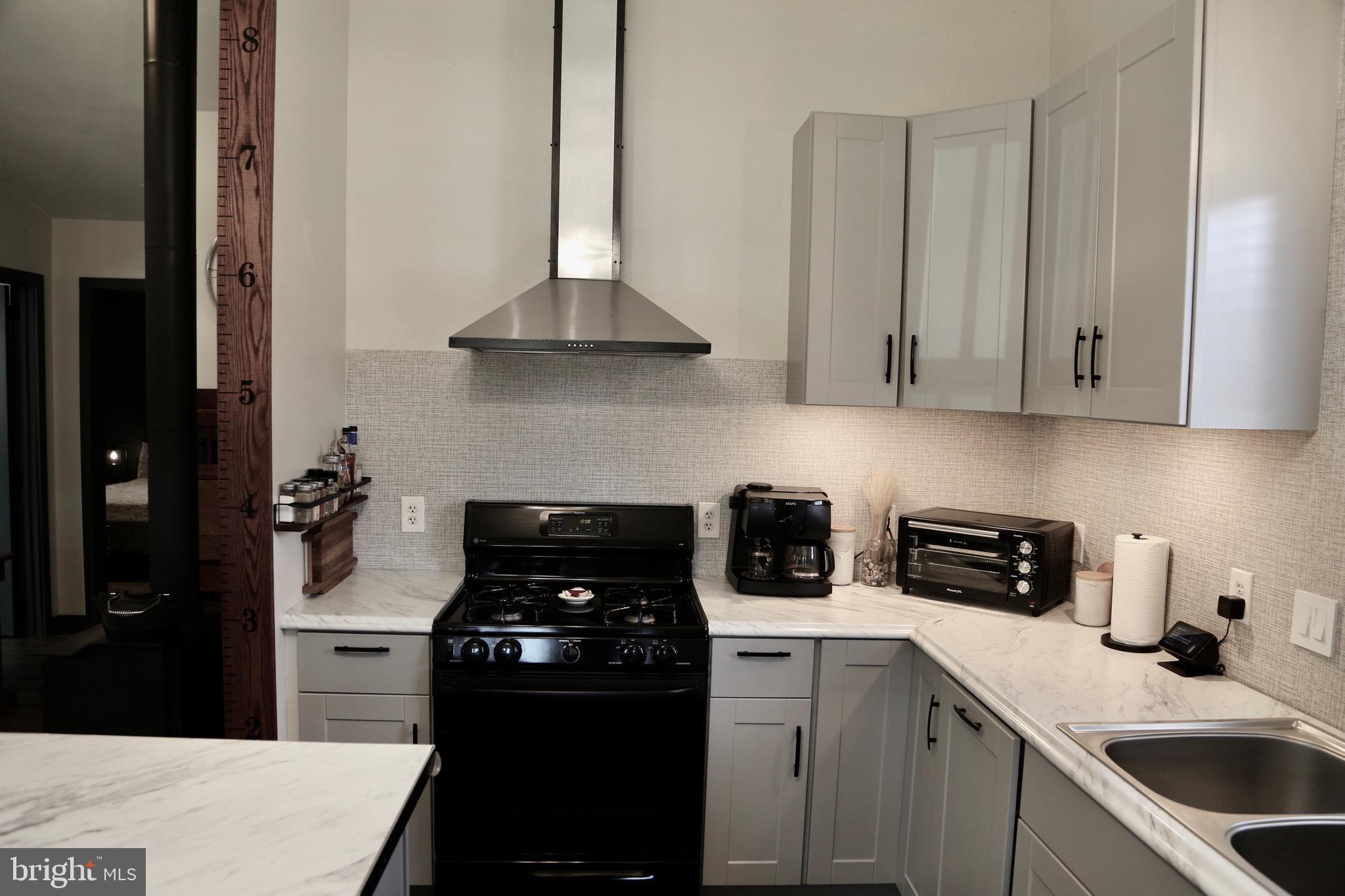 STAGECOACH STOP @ CAPON BRIDGE - Residential