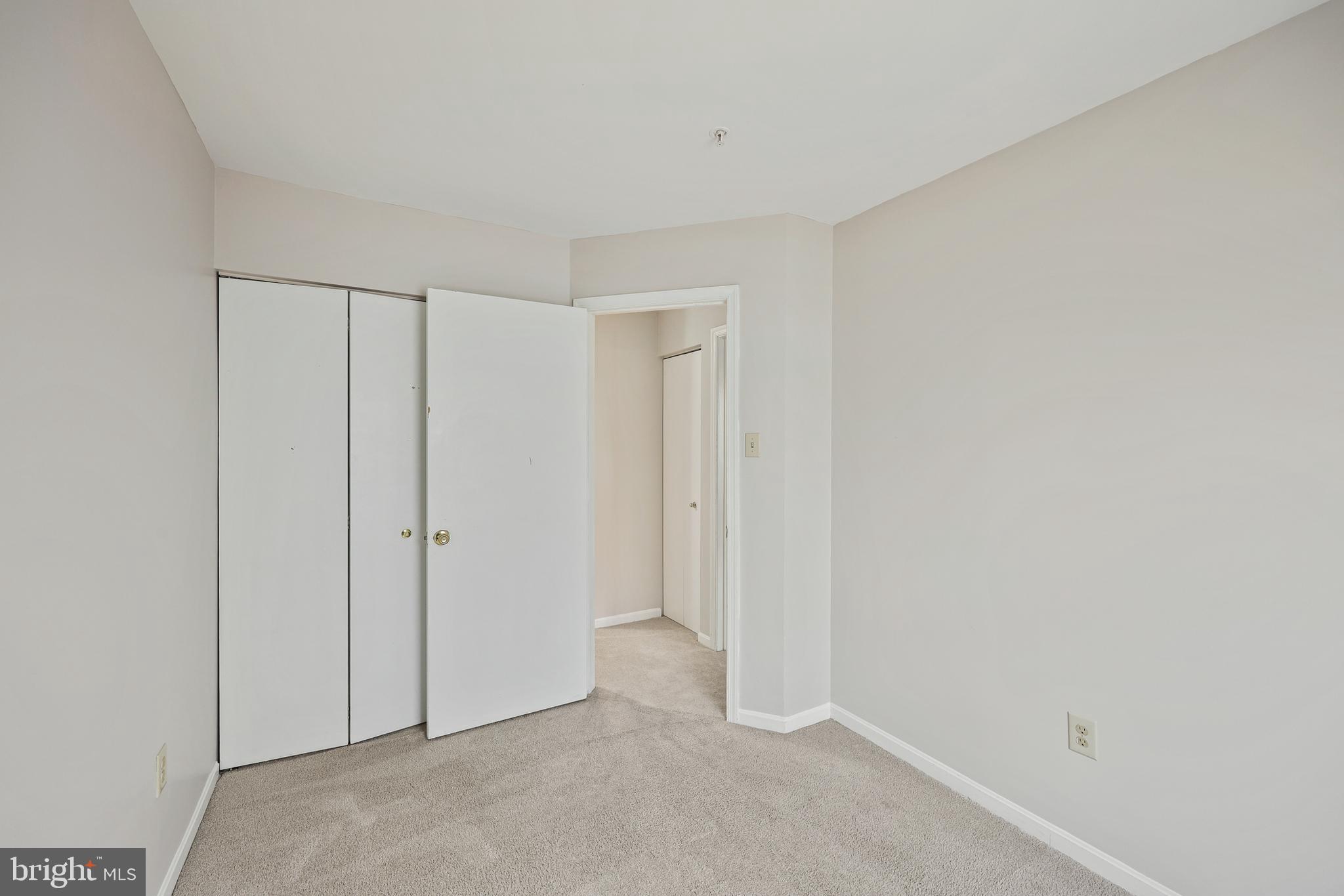 ROBIN MEADOWS - Residential Lease