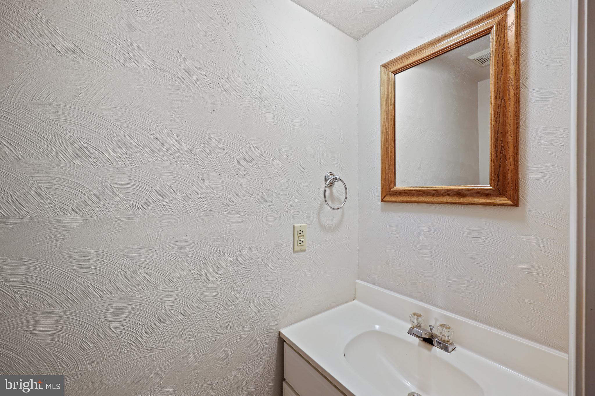 ROBIN MEADOWS - Residential Lease