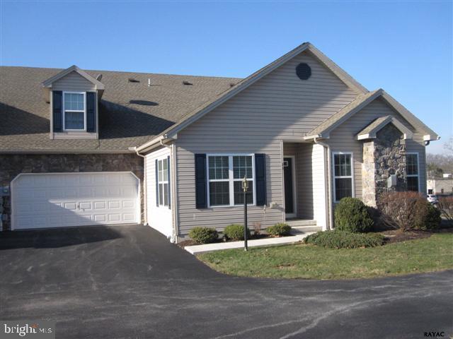 Excellent 3 BR/2 bath Deatrick Village patio home, car garage, all appliances, gas fireplace, 1st floor primary suite.