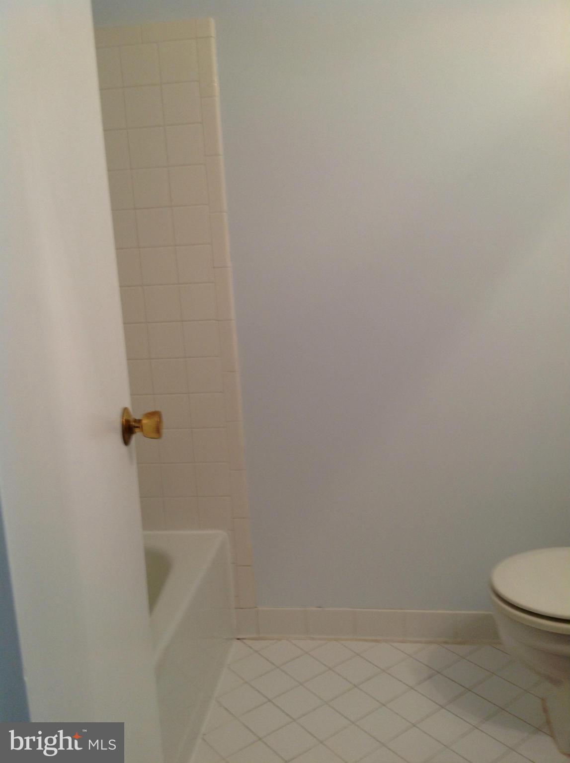 CALVERTON - Residential Lease