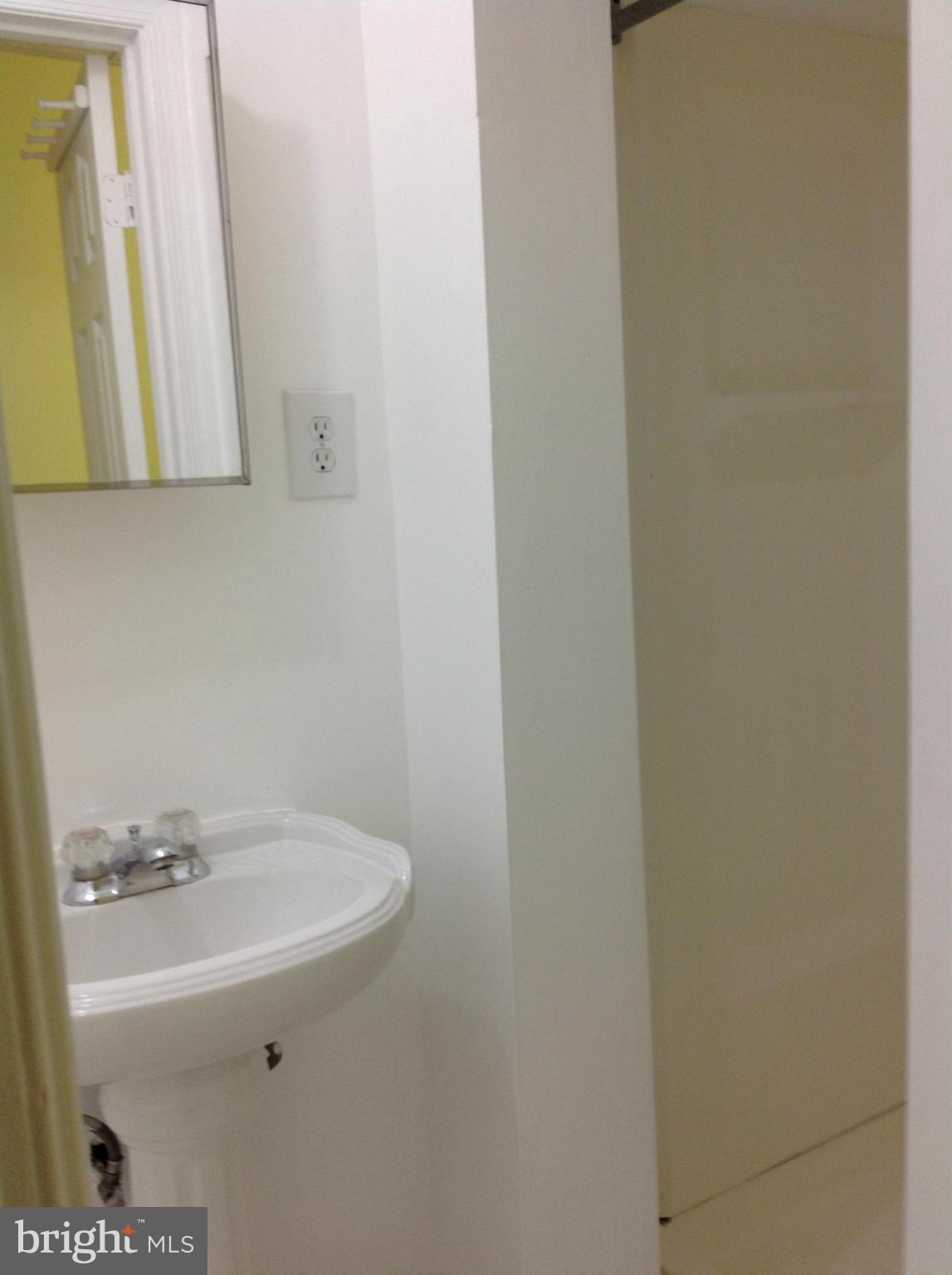 CALVERTON - Residential Lease