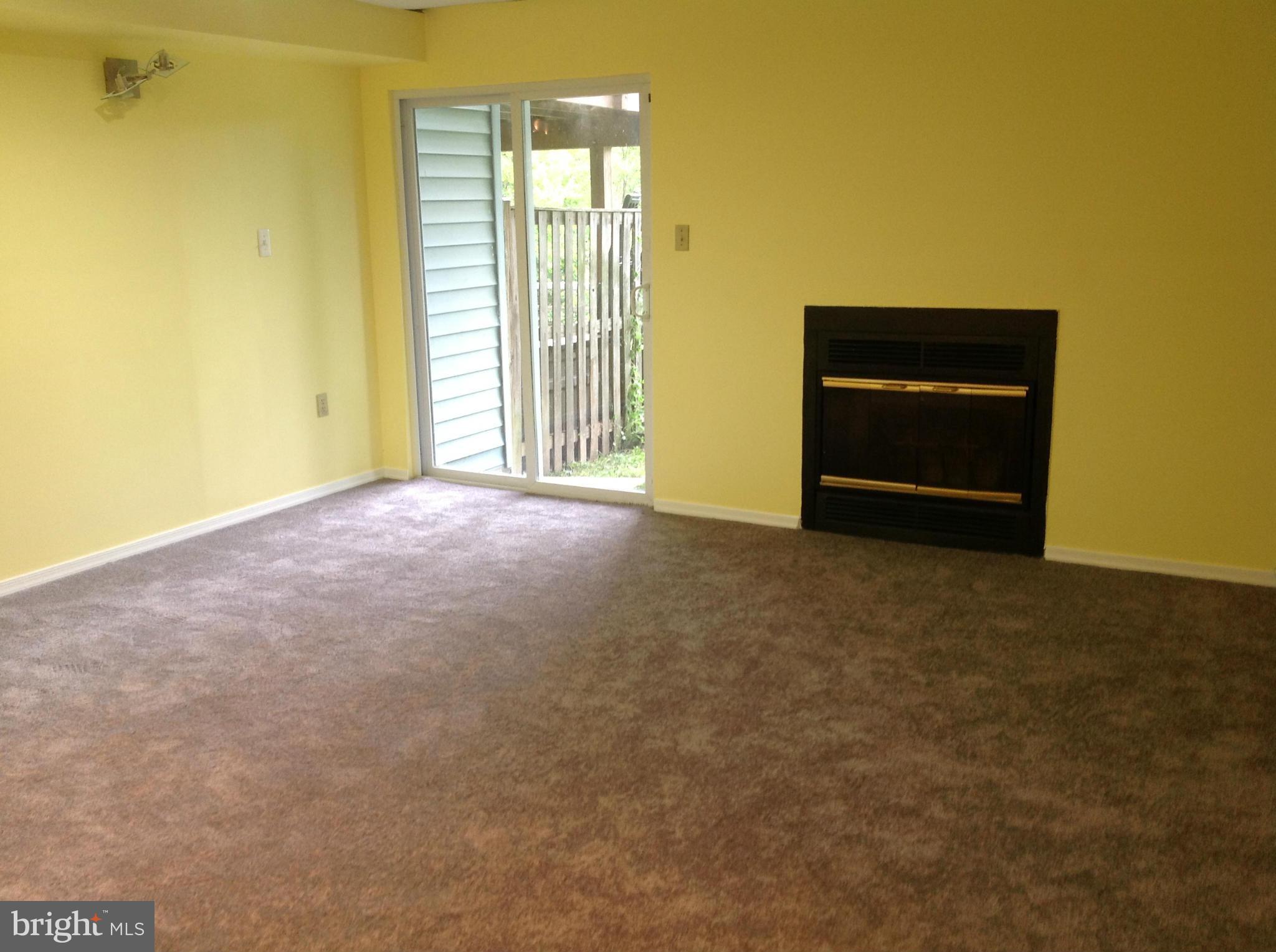 CALVERTON - Residential Lease