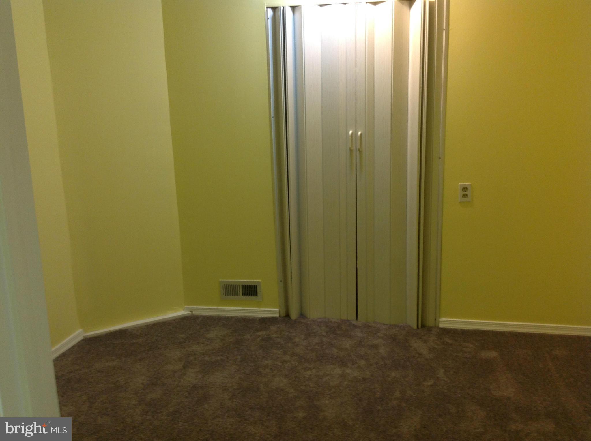 CALVERTON - Residential Lease