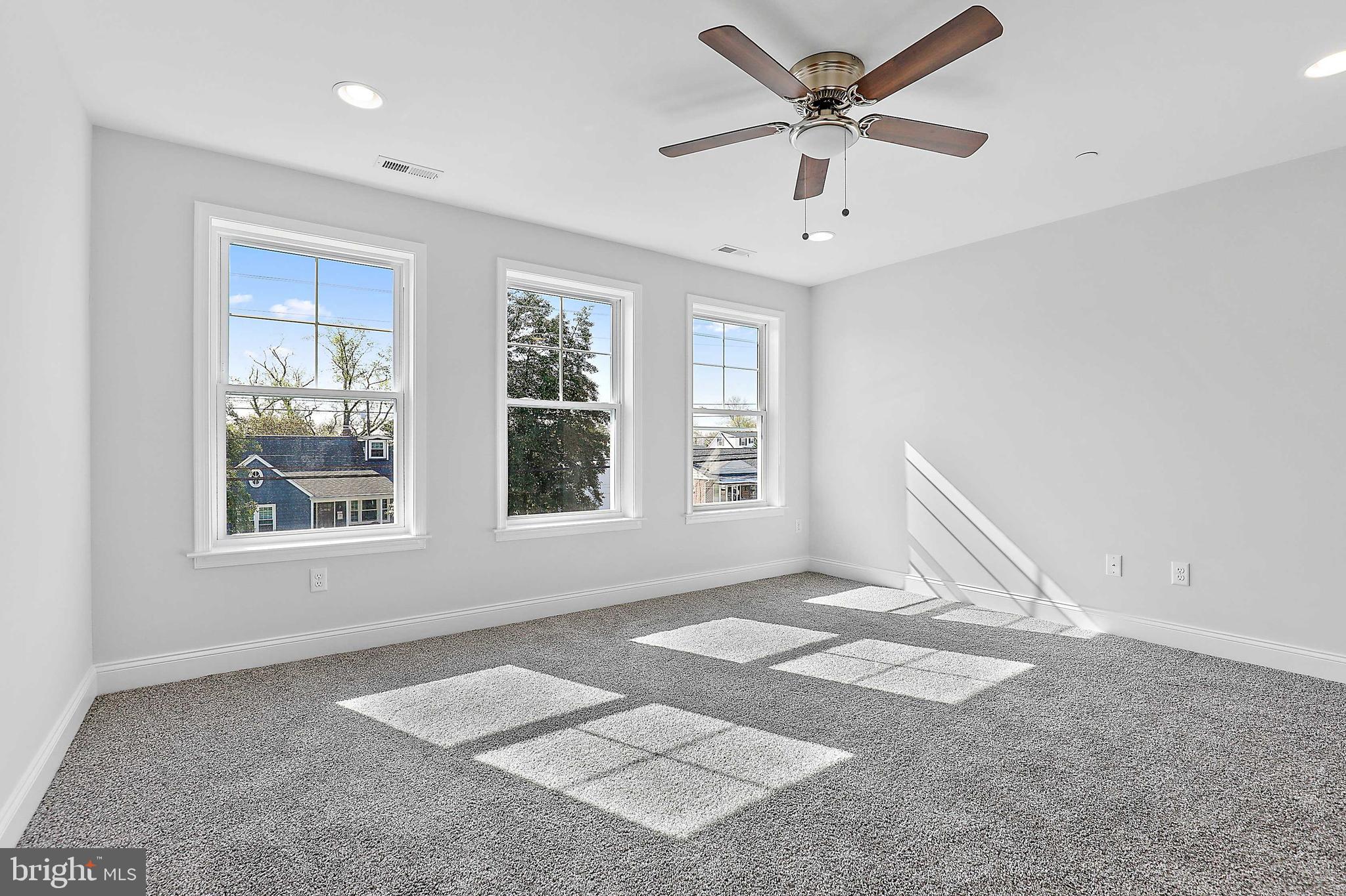 RIVIERA BEACH - Residential