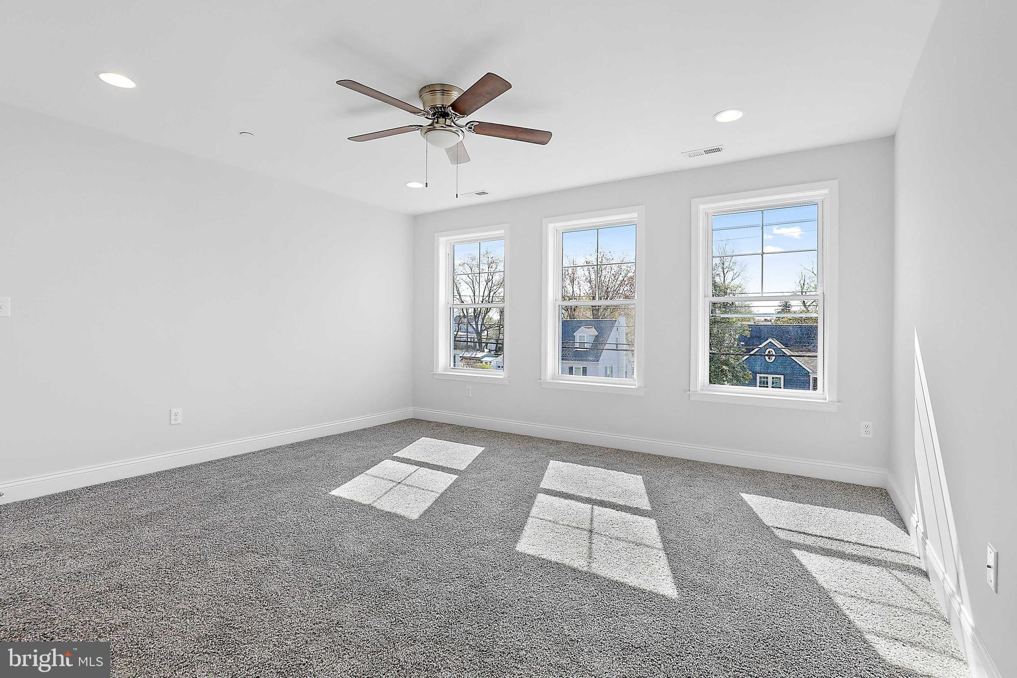 RIVIERA BEACH - Residential