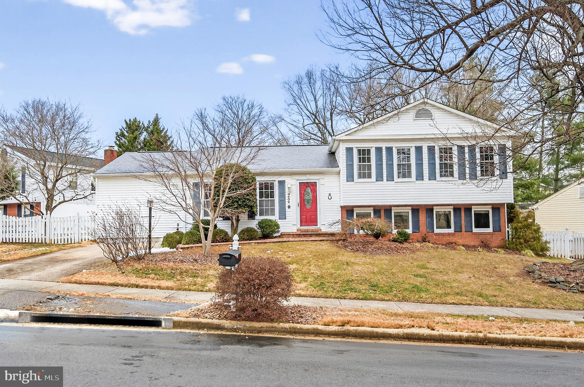 LAKE BRADDOCK - Residential