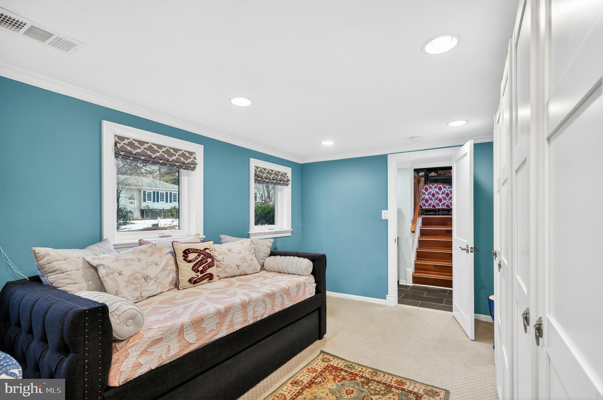 LAKE BRADDOCK - Residential