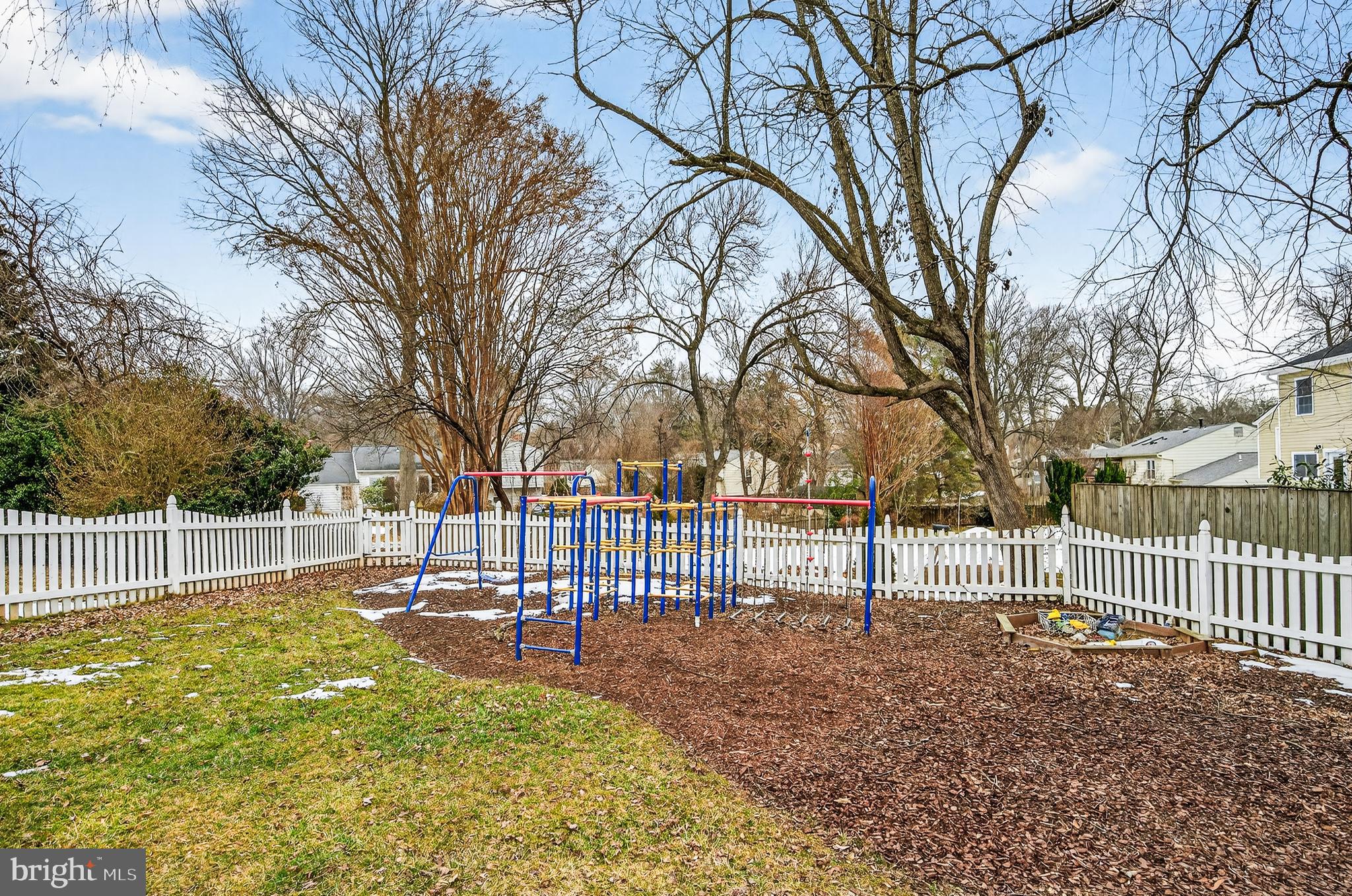 LAKE BRADDOCK - Residential