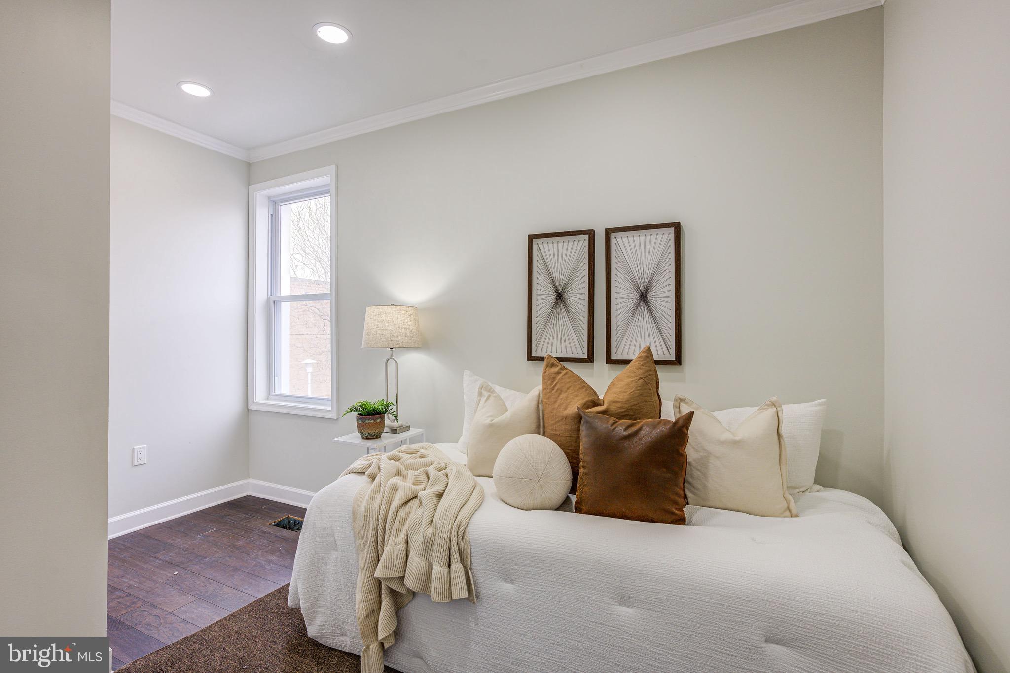 MILTON-MONTFORD - Residential