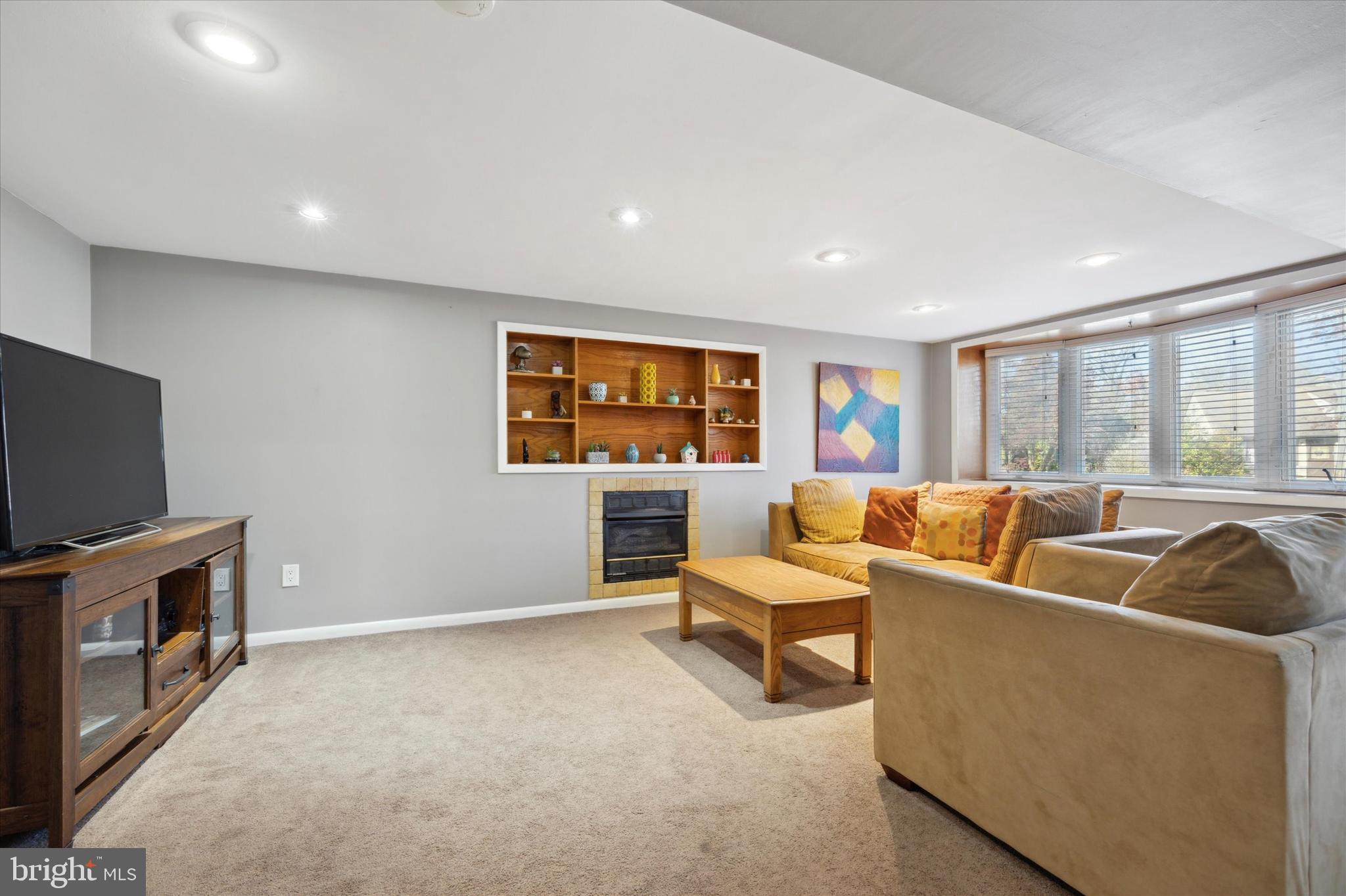 INGLEWOOD GDNS - Residential