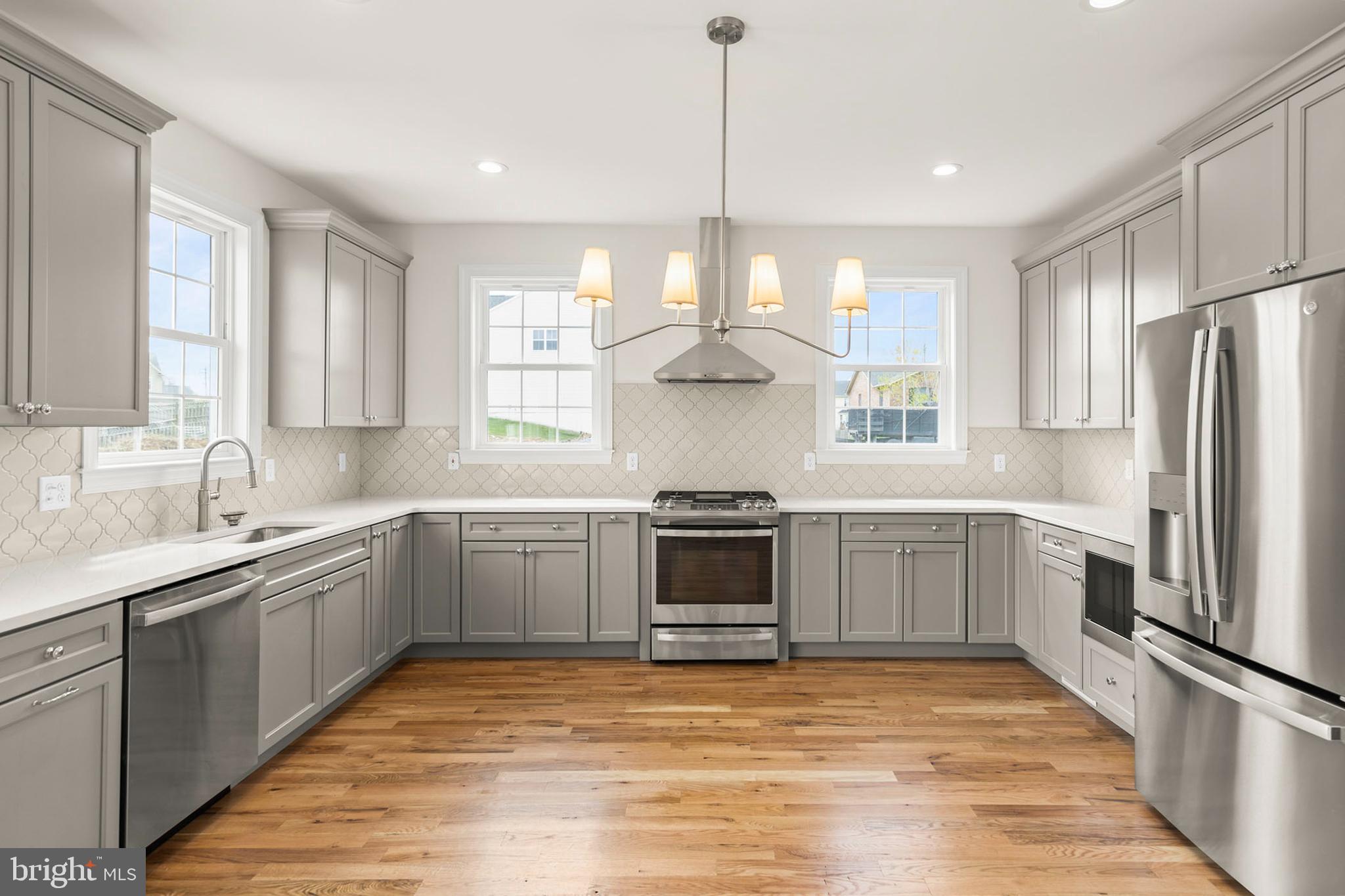 WAKELAND MANOR - Residential