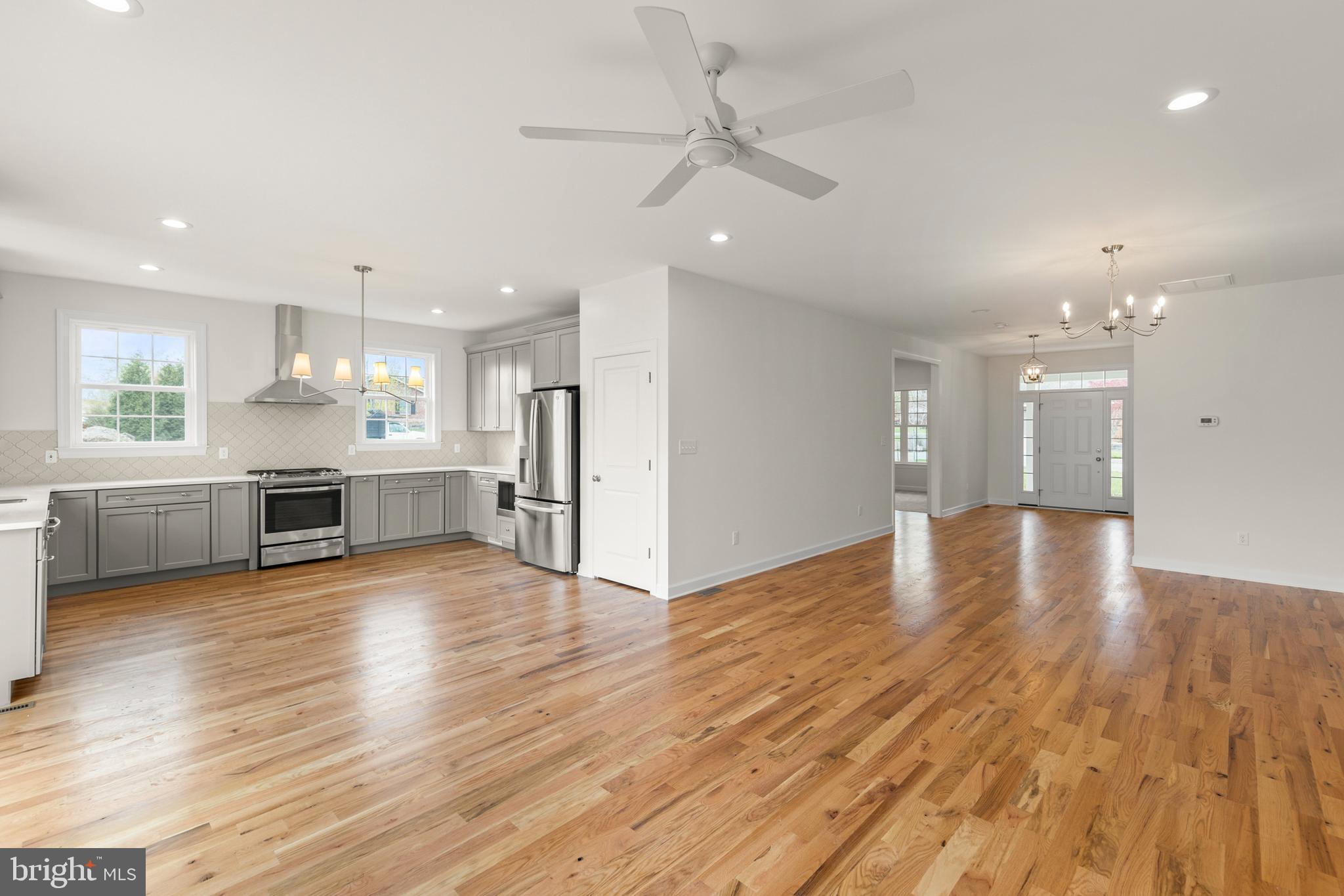 WAKELAND MANOR - Residential