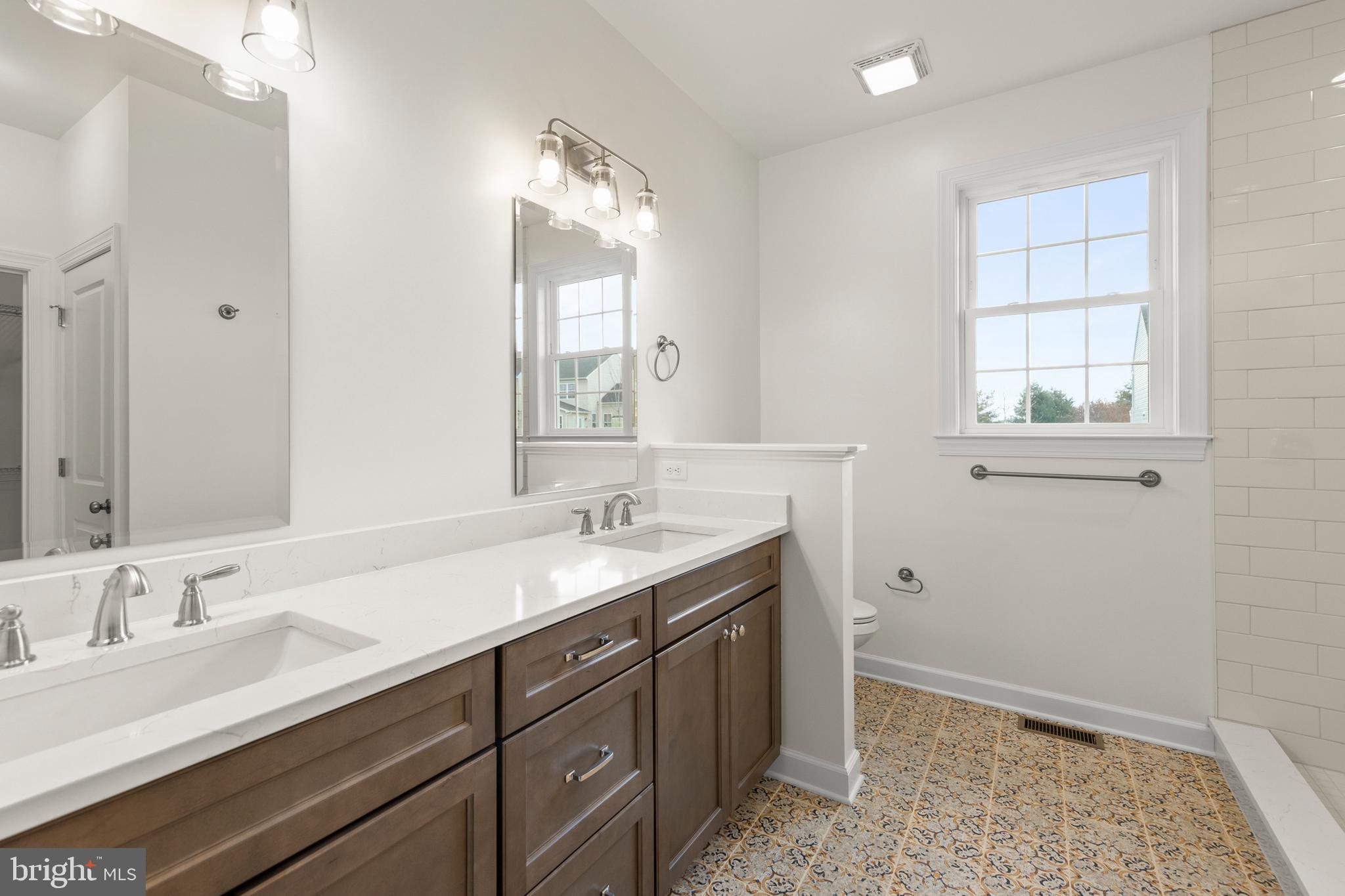 WAKELAND MANOR - Residential