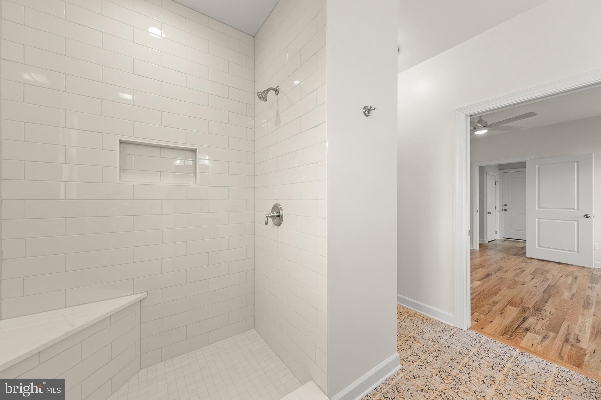 WAKELAND MANOR - Residential