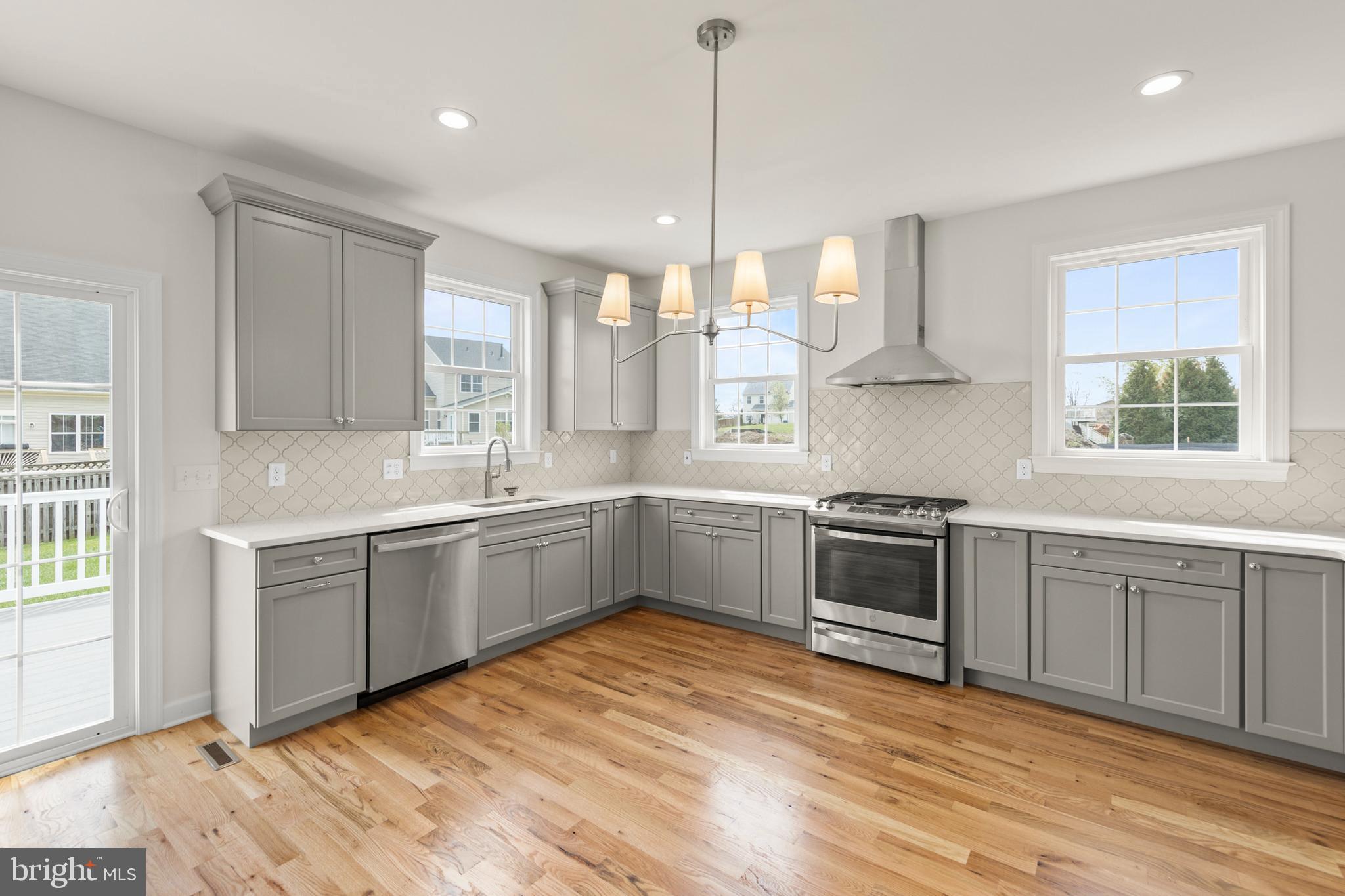 WAKELAND MANOR - Residential