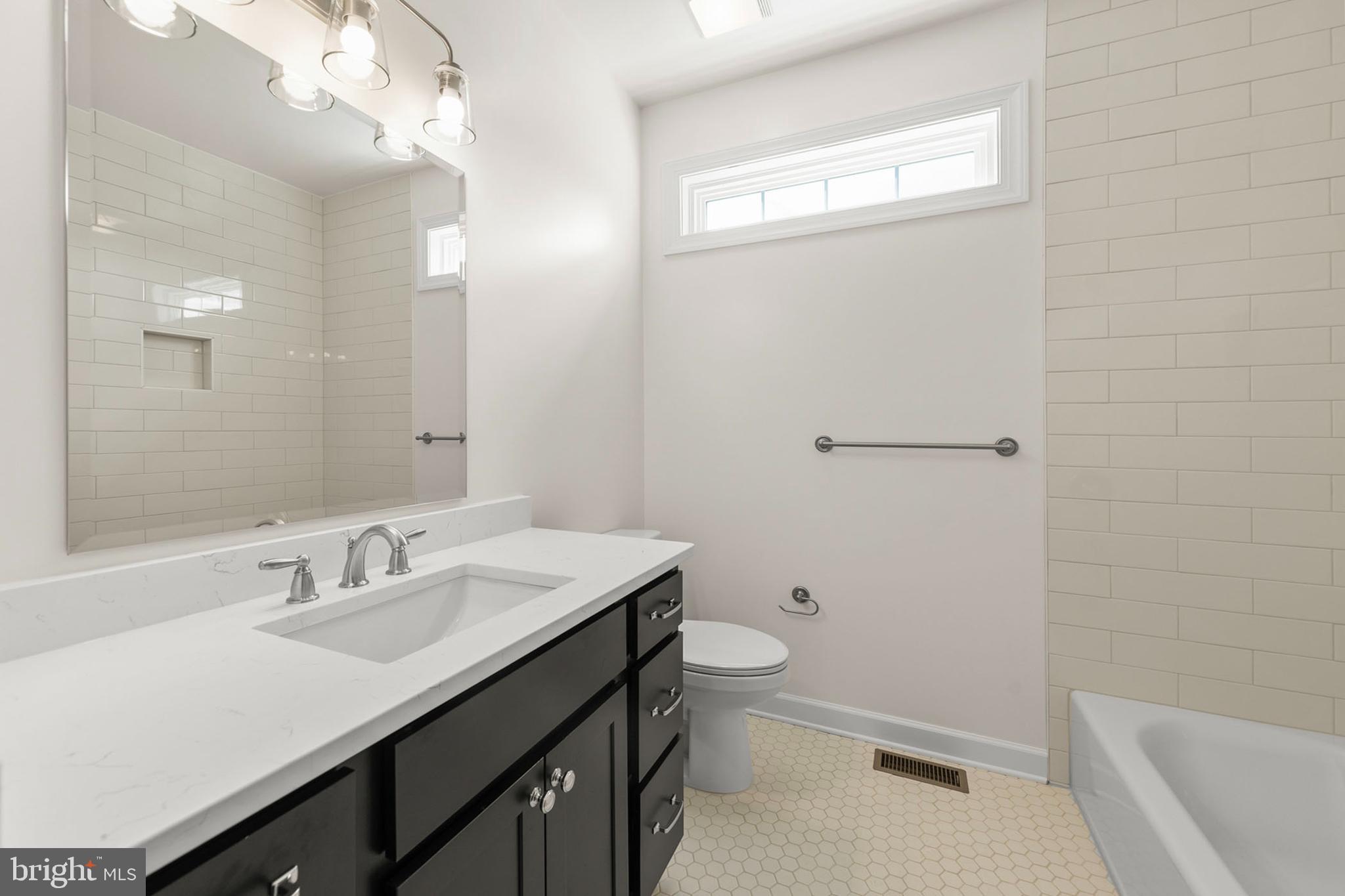 WAKELAND MANOR - Residential