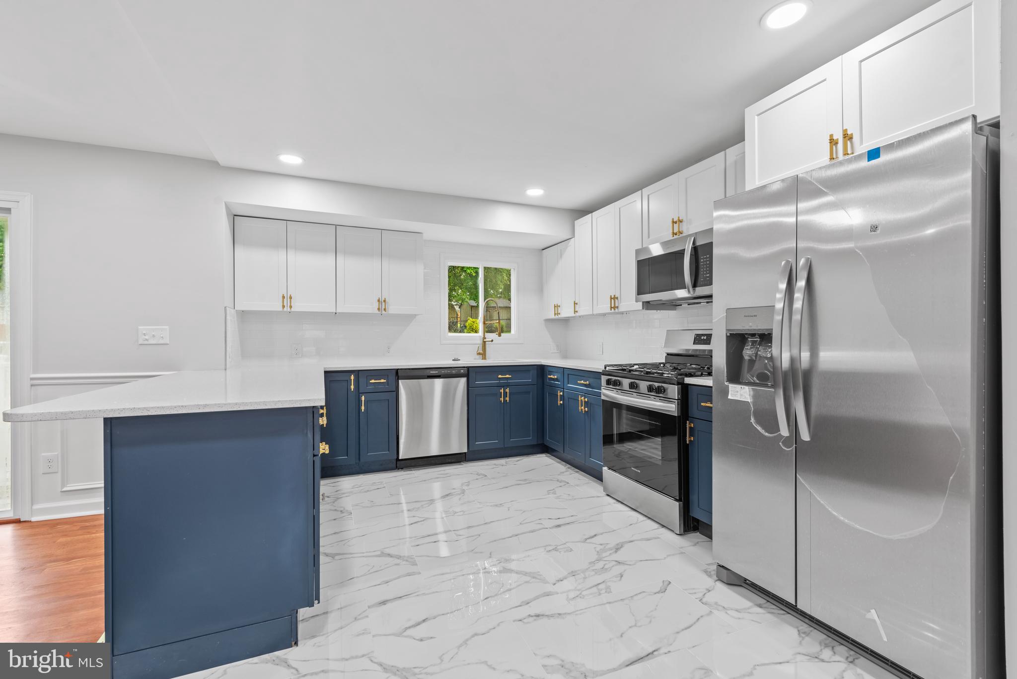 KINGS POINT - Residential