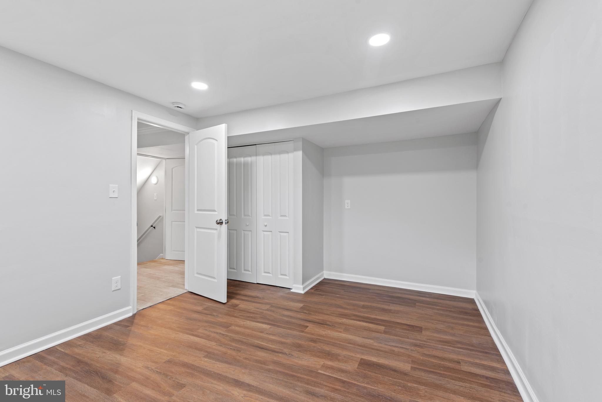 KINGS POINT - Residential