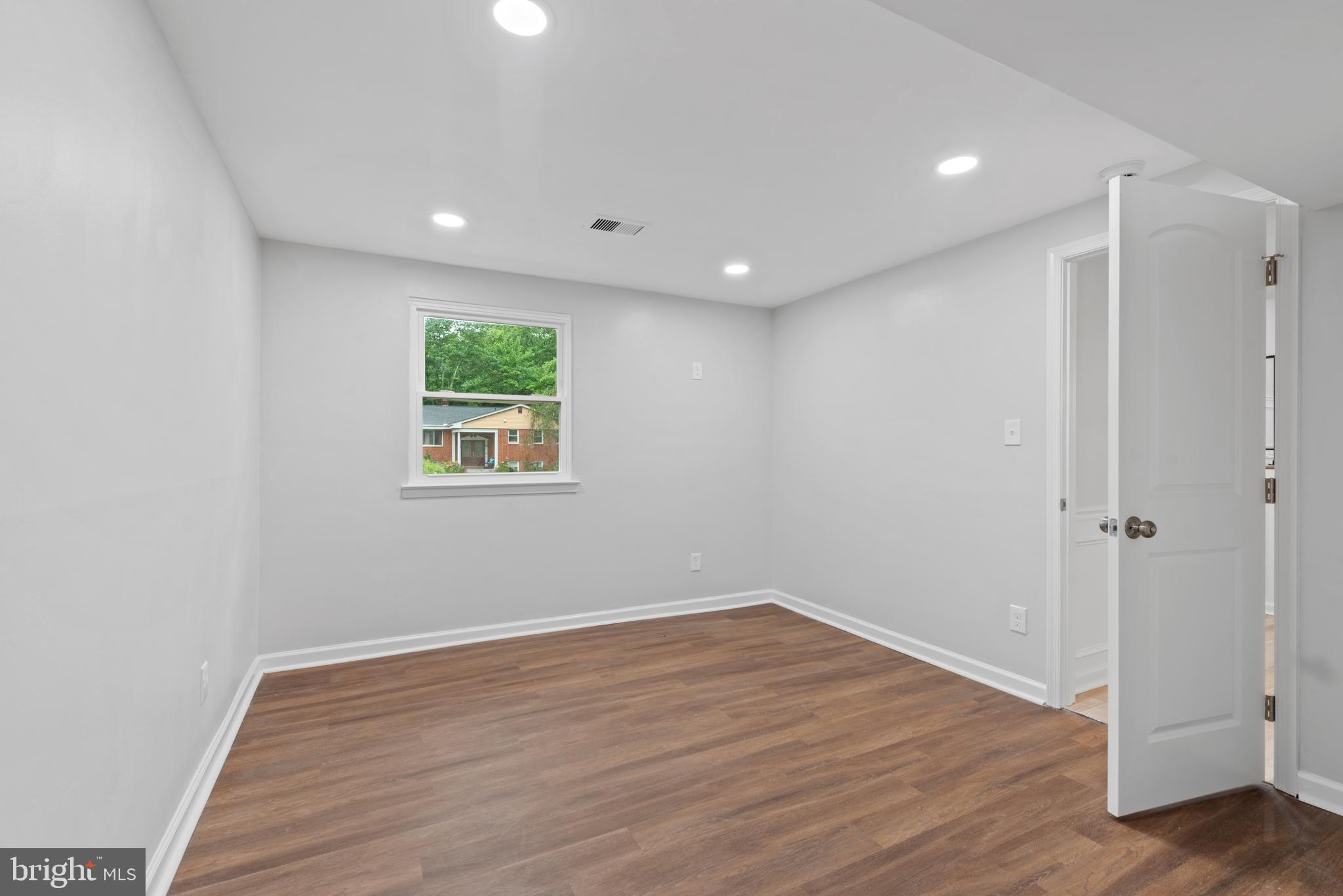 KINGS POINT - Residential