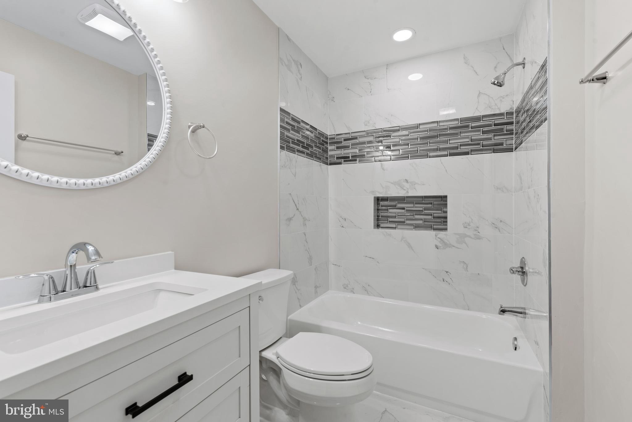 KINGS POINT - Residential