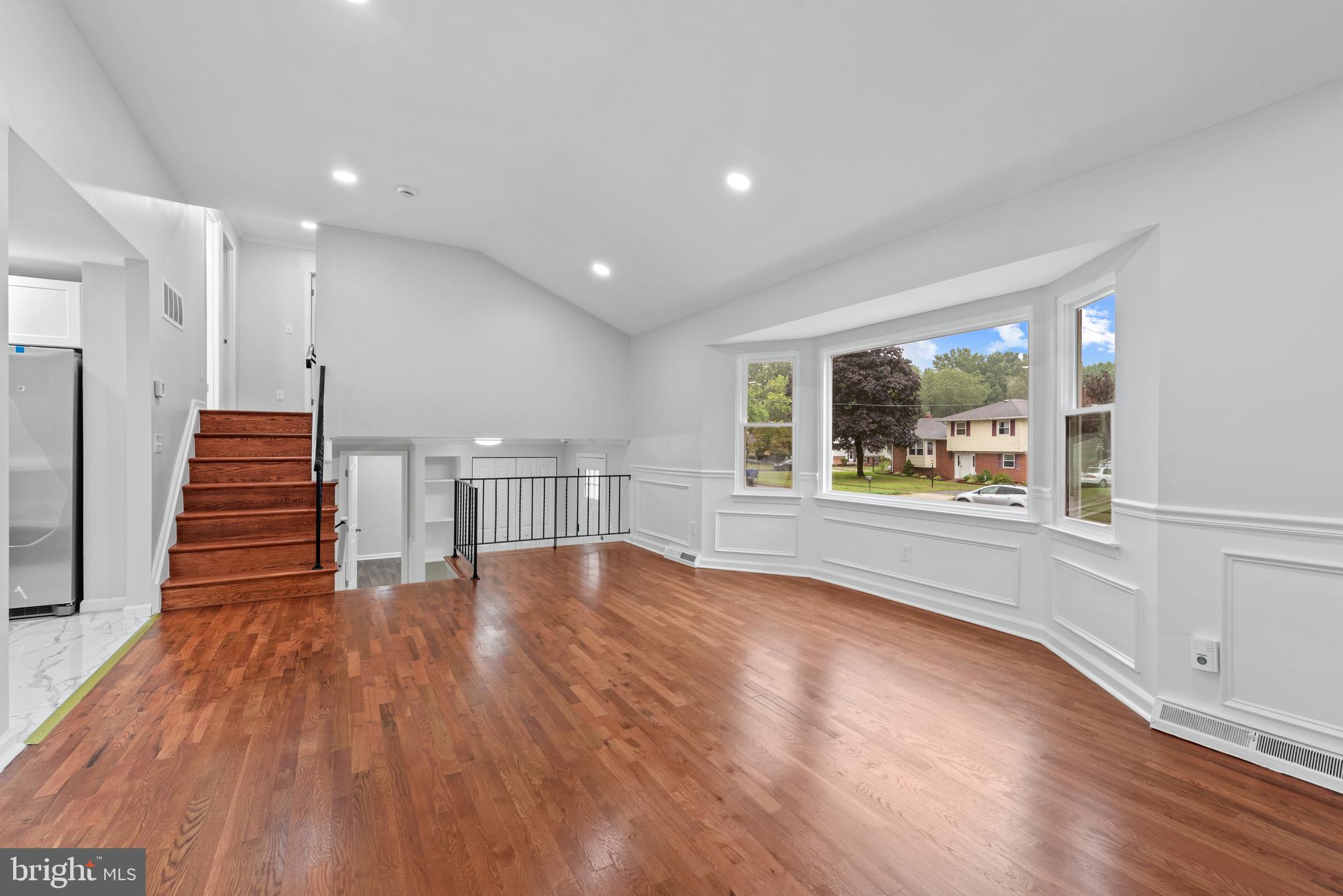 KINGS POINT - Residential