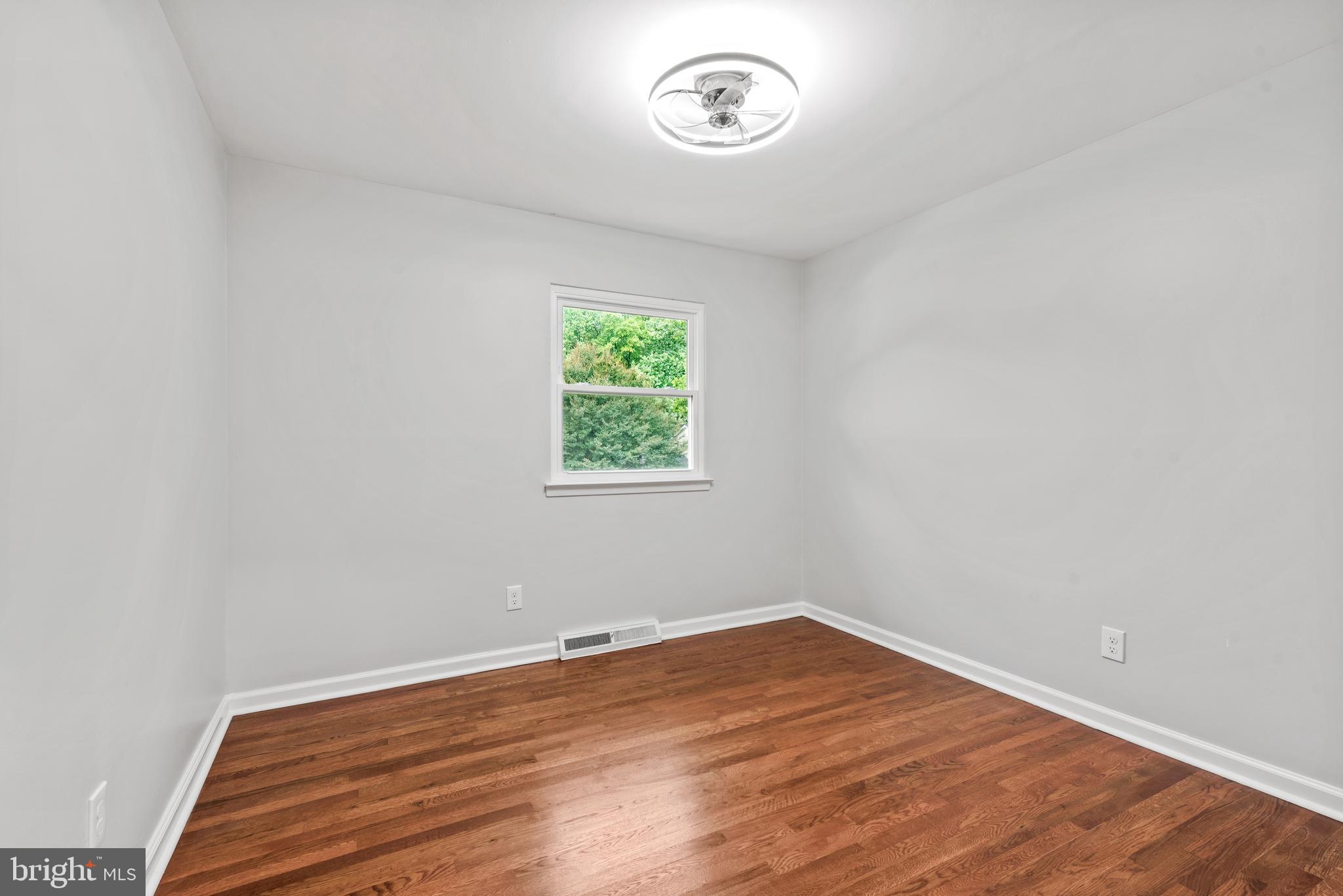 KINGS POINT - Residential