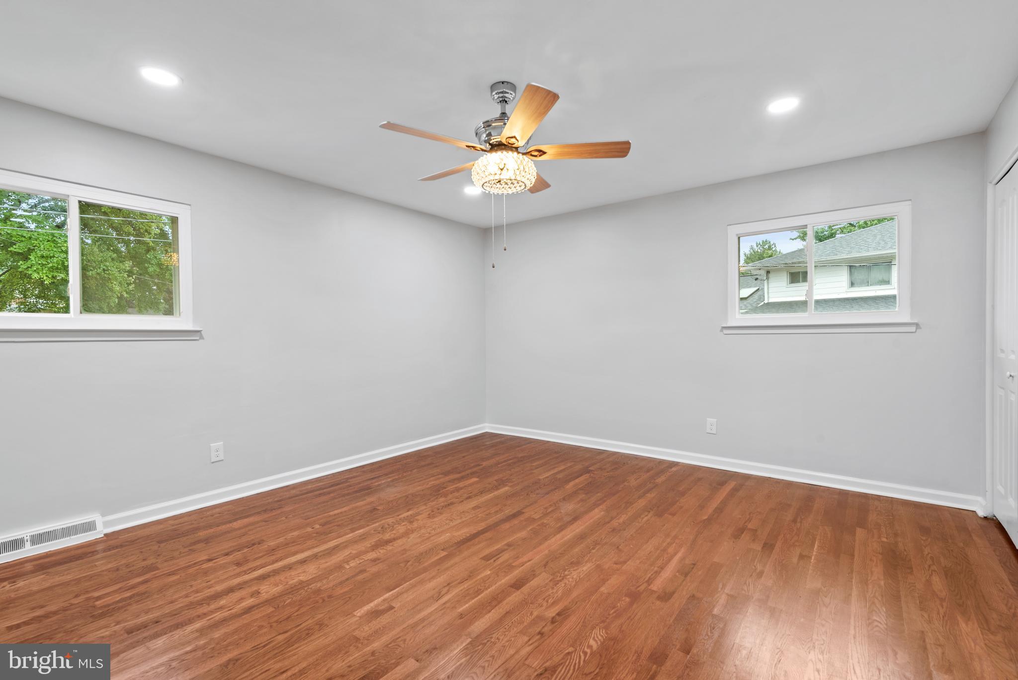 KINGS POINT - Residential