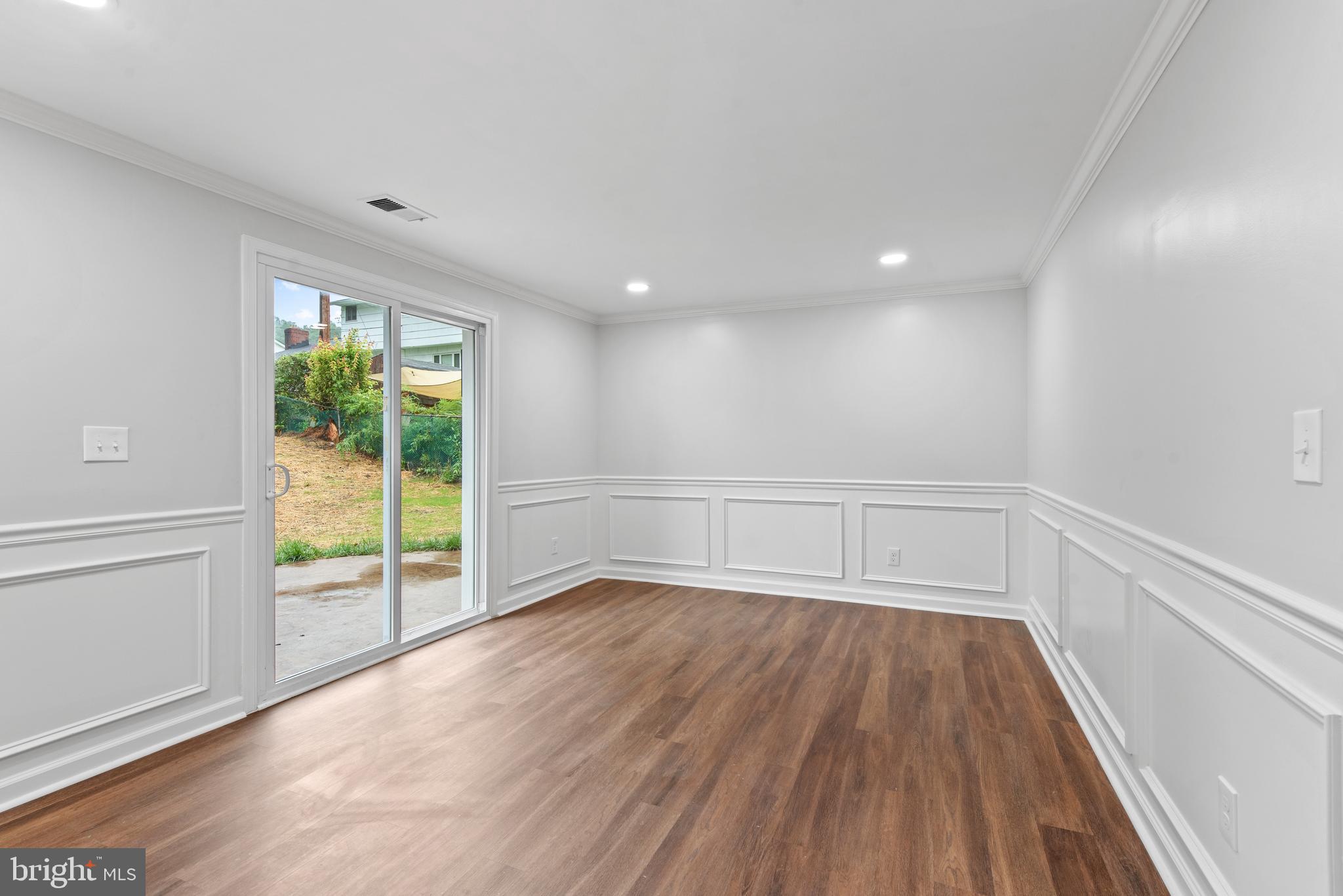 KINGS POINT - Residential