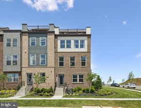 INNOVATION TOWN CENTER - Residential Lease