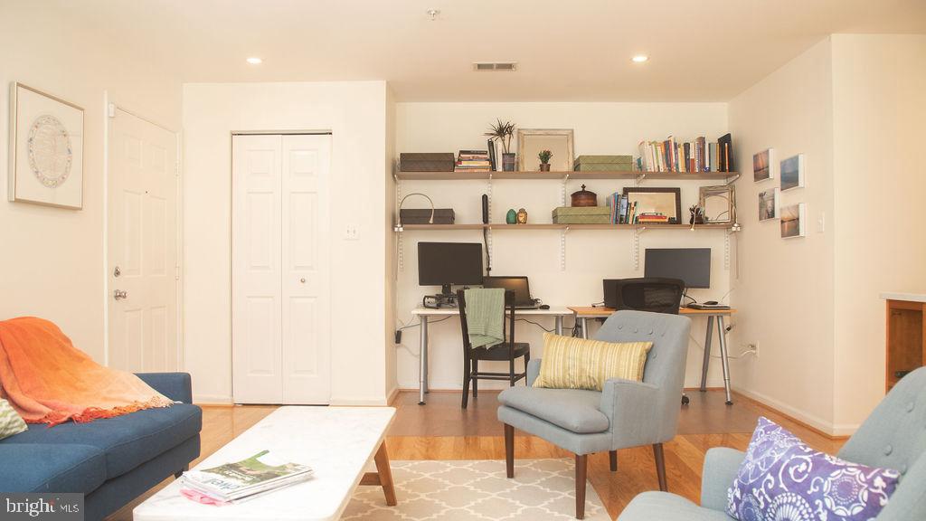 SOUTH MEADOWS - Residential