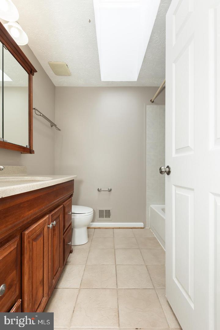 LOCKMEADE - Residential Lease