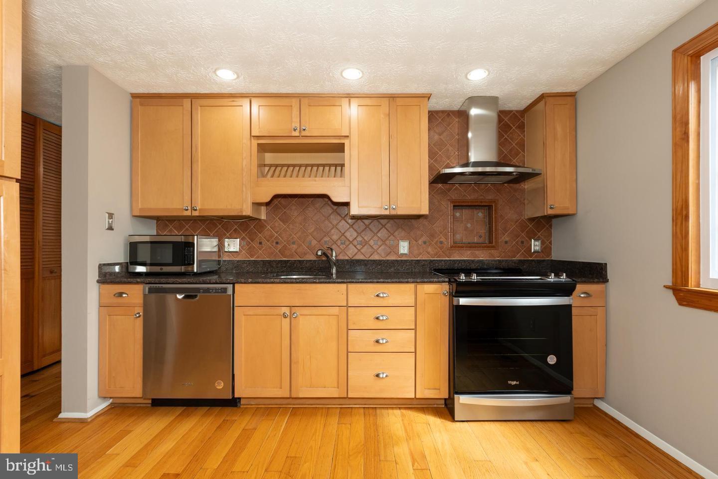 LOCKMEADE - Residential Lease