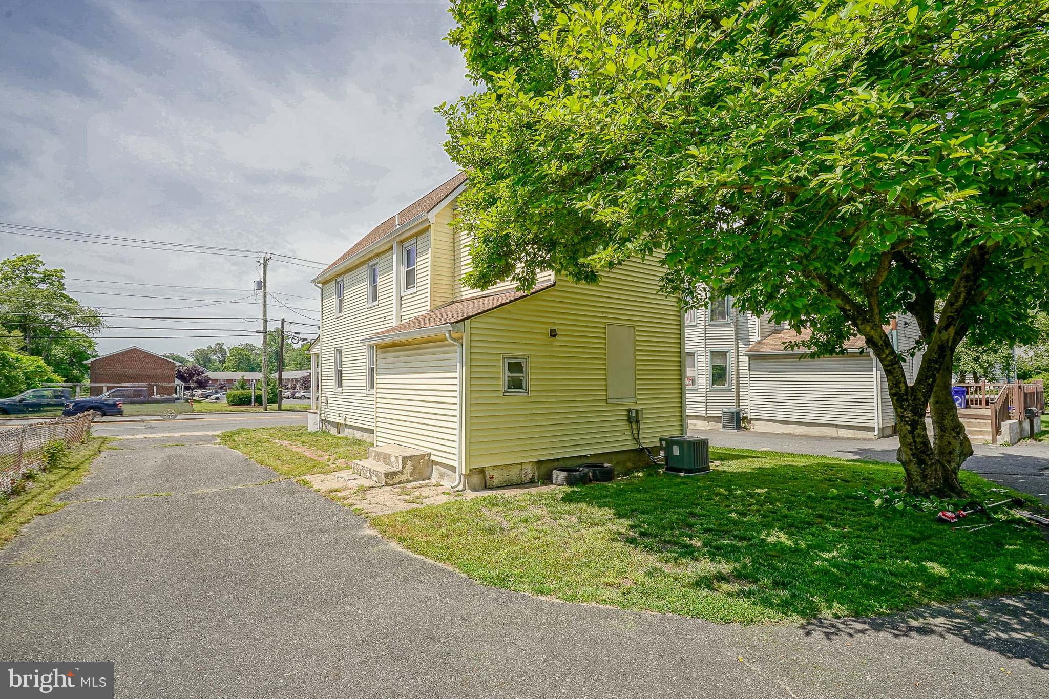223 WHITE HORSE PIKE