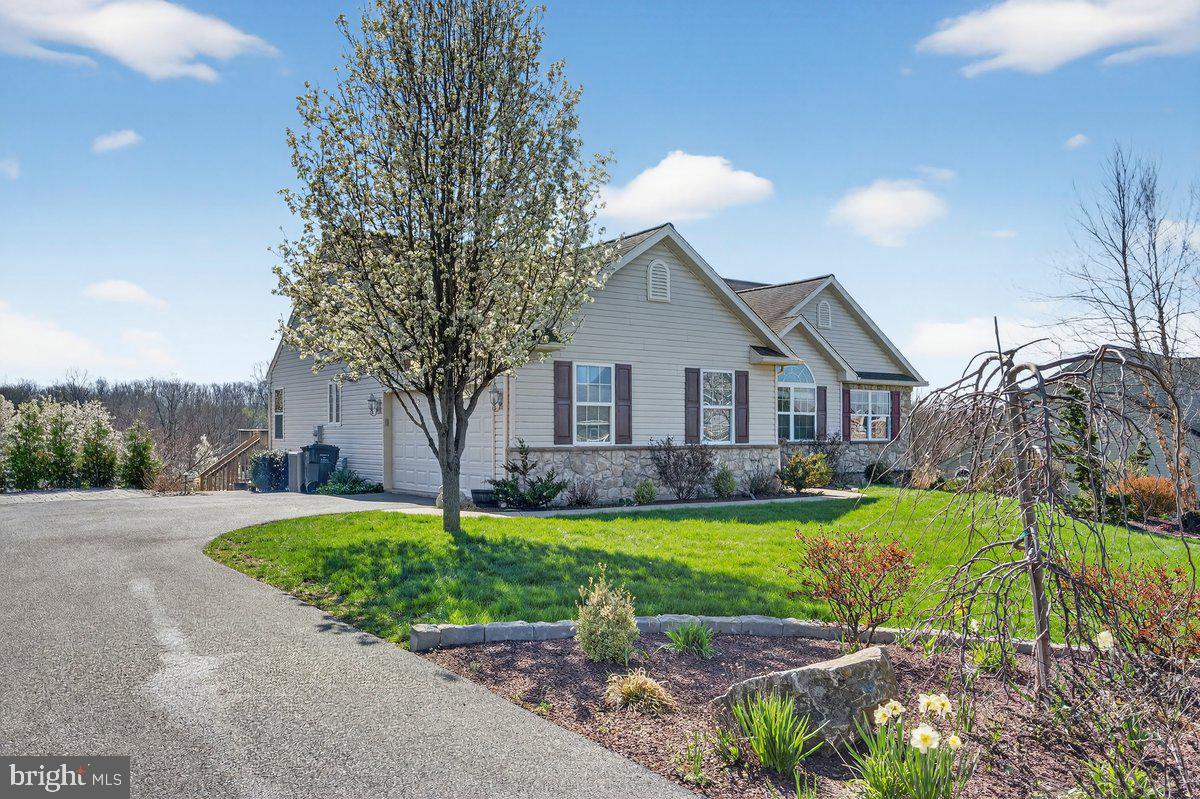 WOODS EDGE - Residential