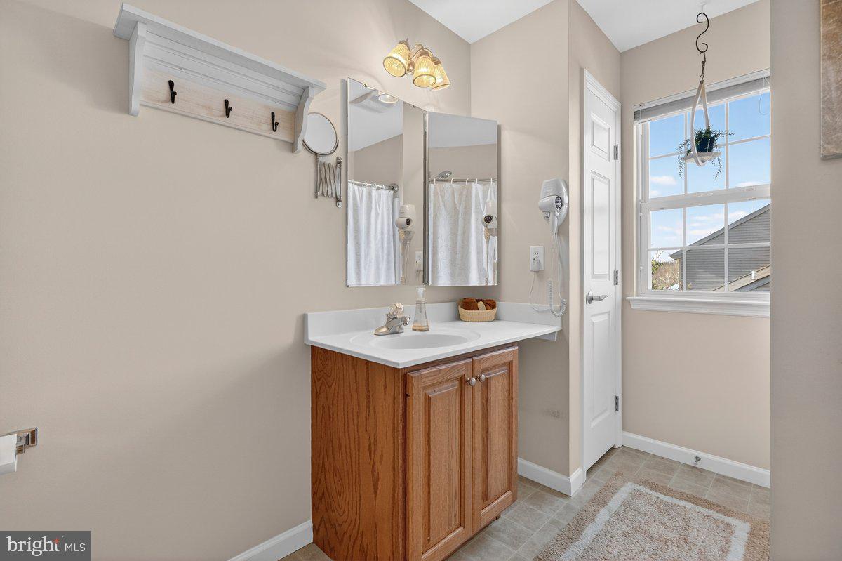 WOODS EDGE - Residential