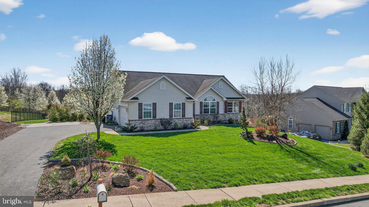 216 PLEASANT VIEW DRIVE