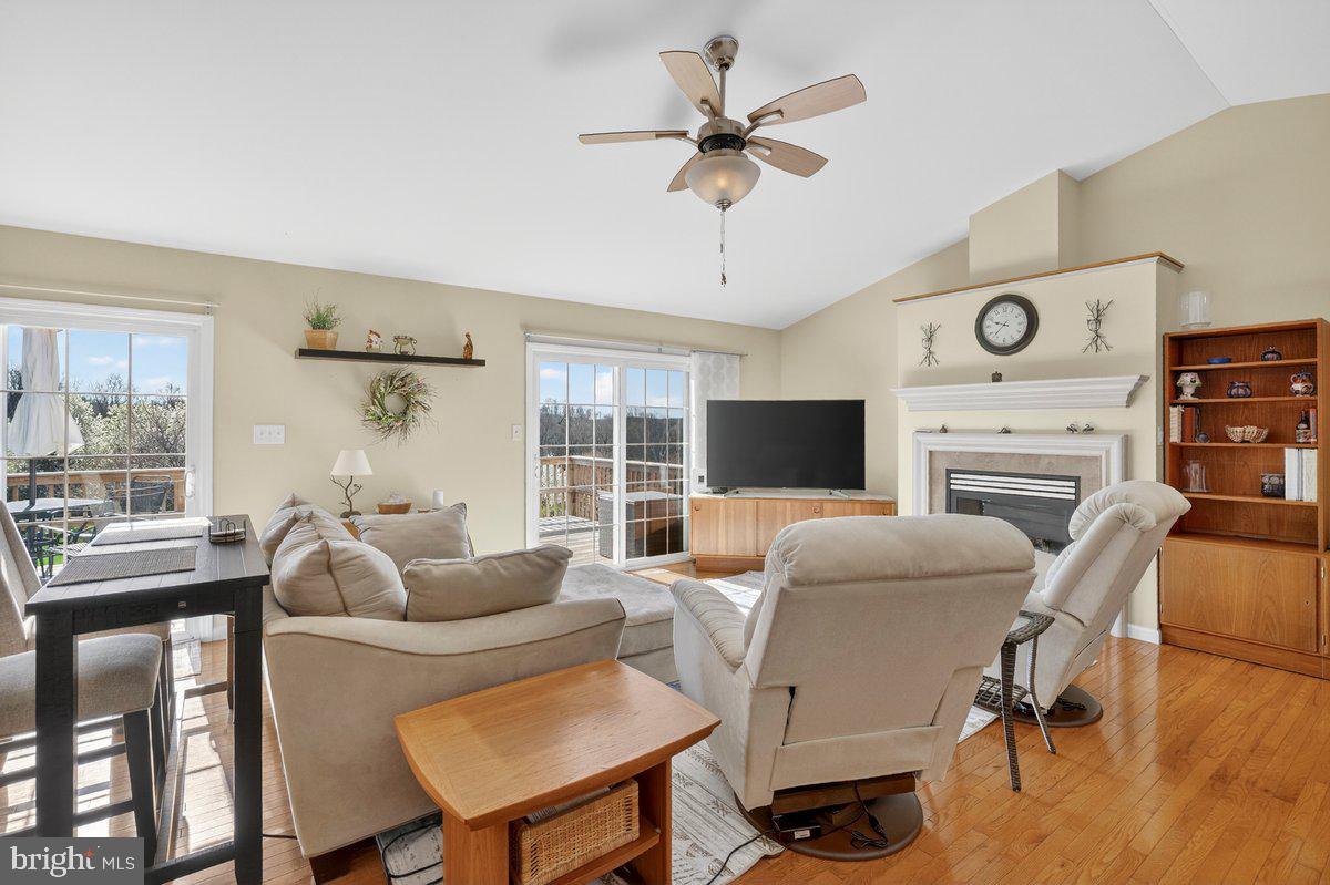 WOODS EDGE - Residential