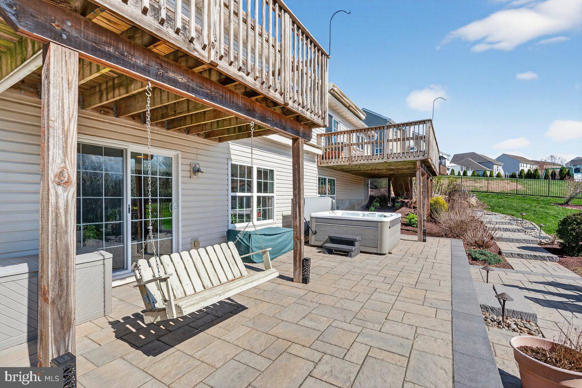 WOODS EDGE - Residential