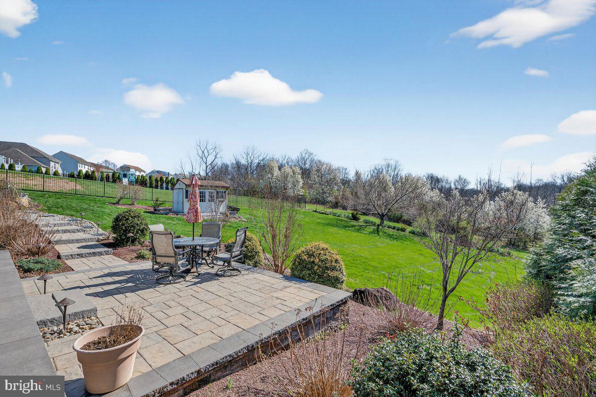 WOODS EDGE - Residential