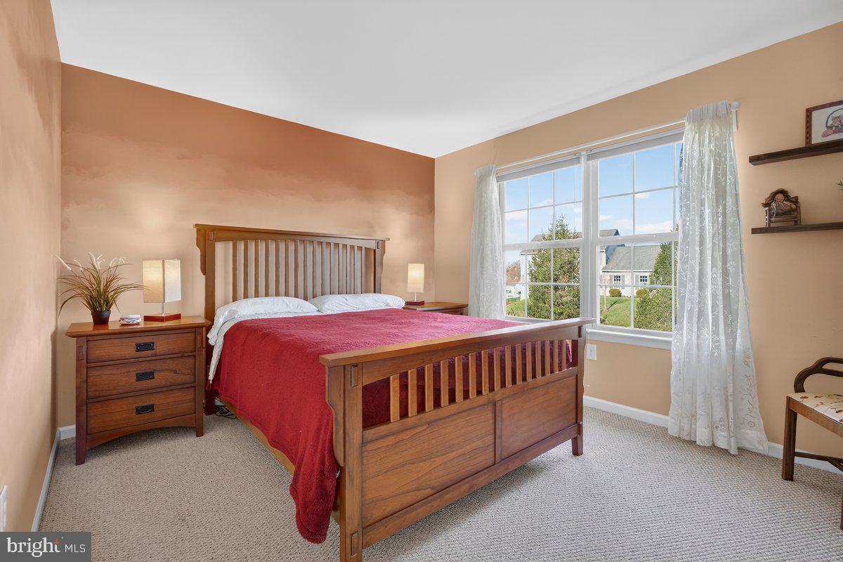 WOODS EDGE - Residential