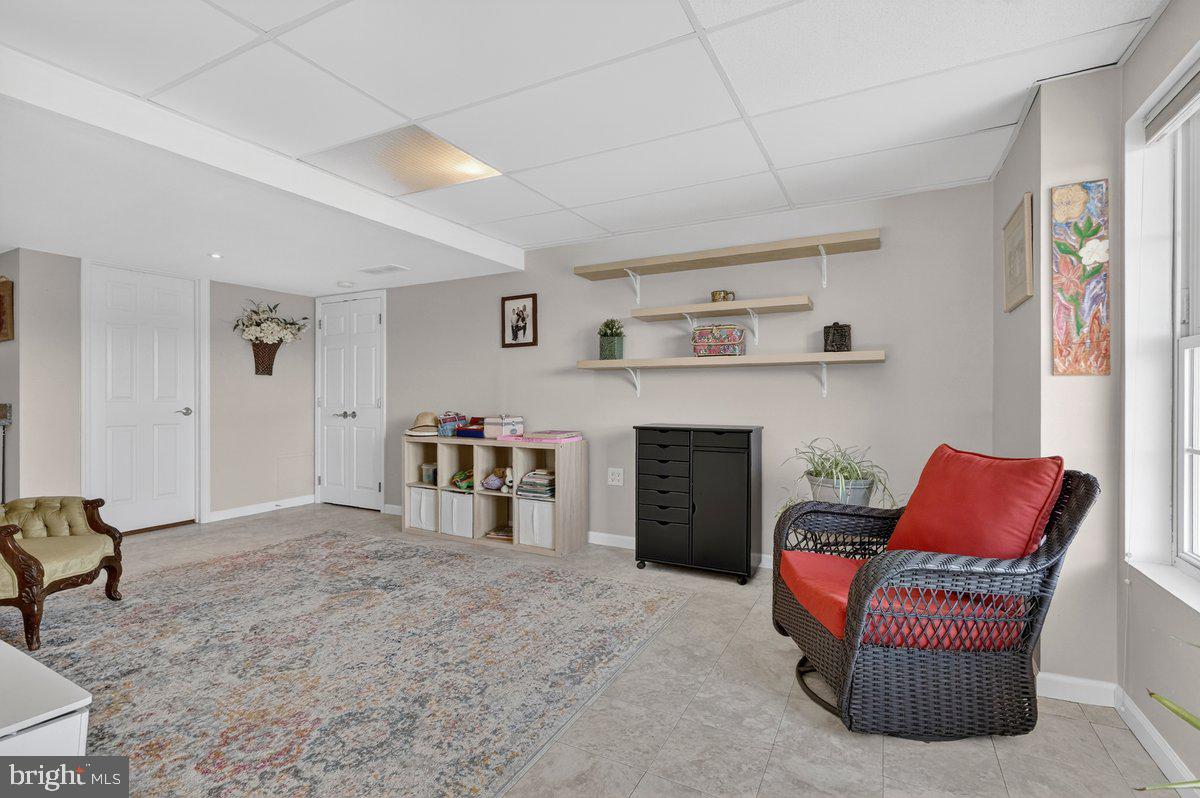 WOODS EDGE - Residential