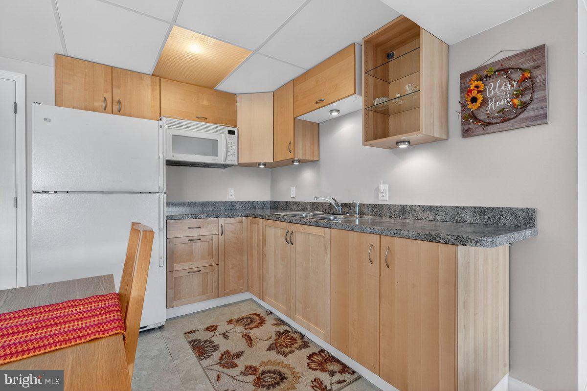 WOODS EDGE - Residential