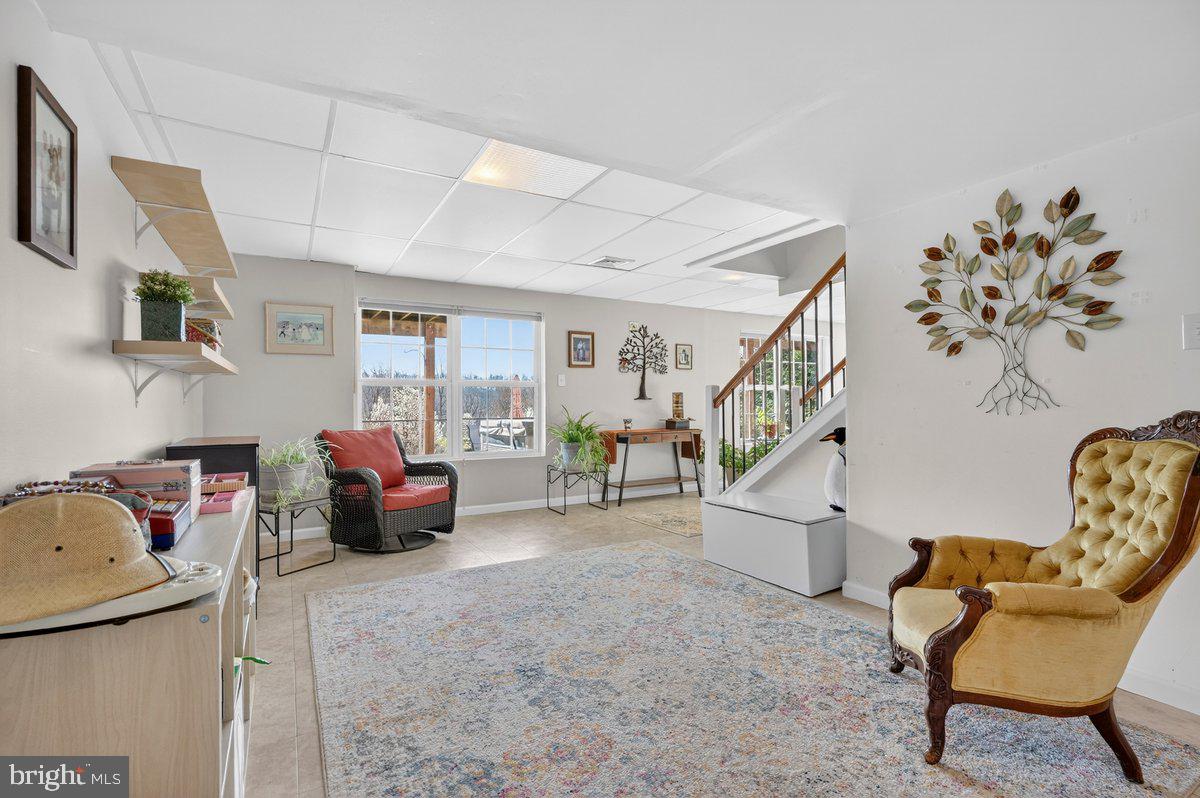 WOODS EDGE - Residential