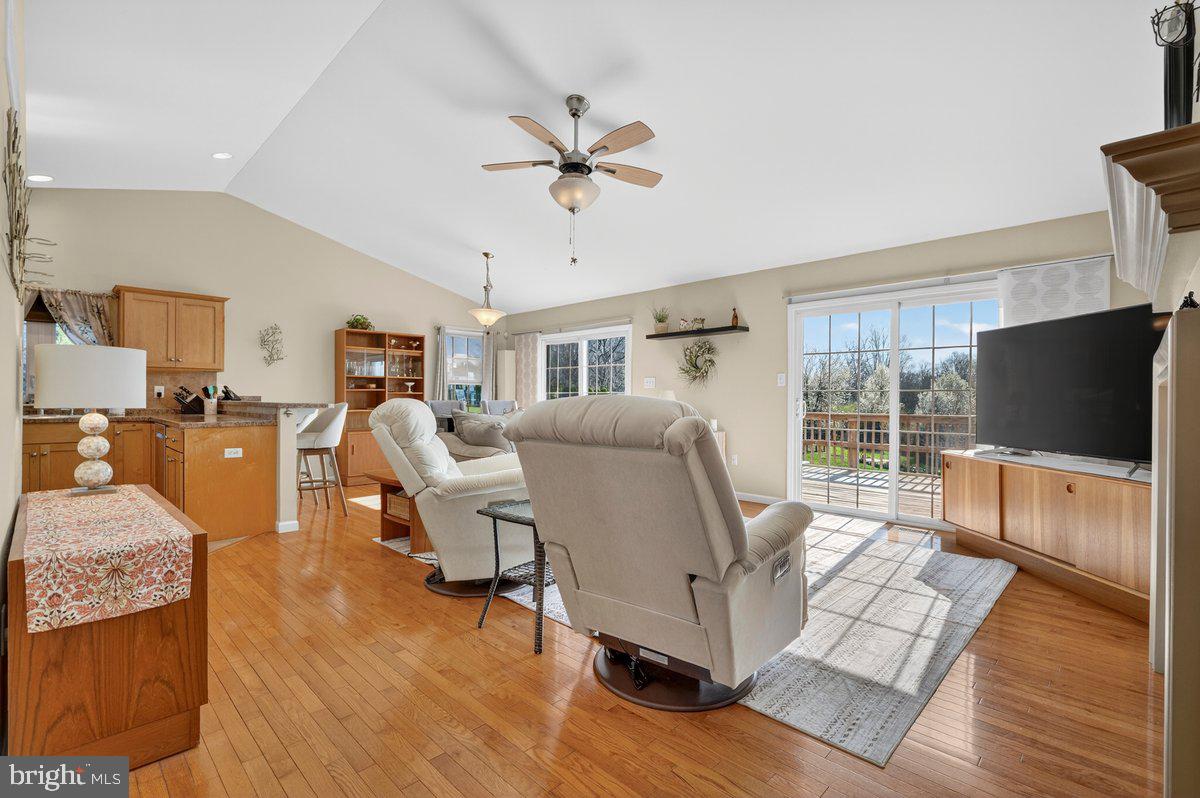 WOODS EDGE - Residential