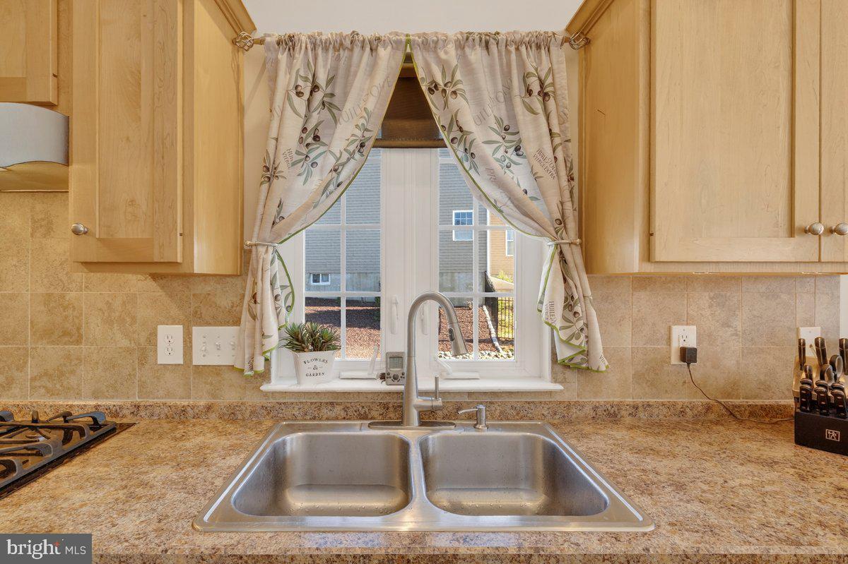 WOODS EDGE - Residential