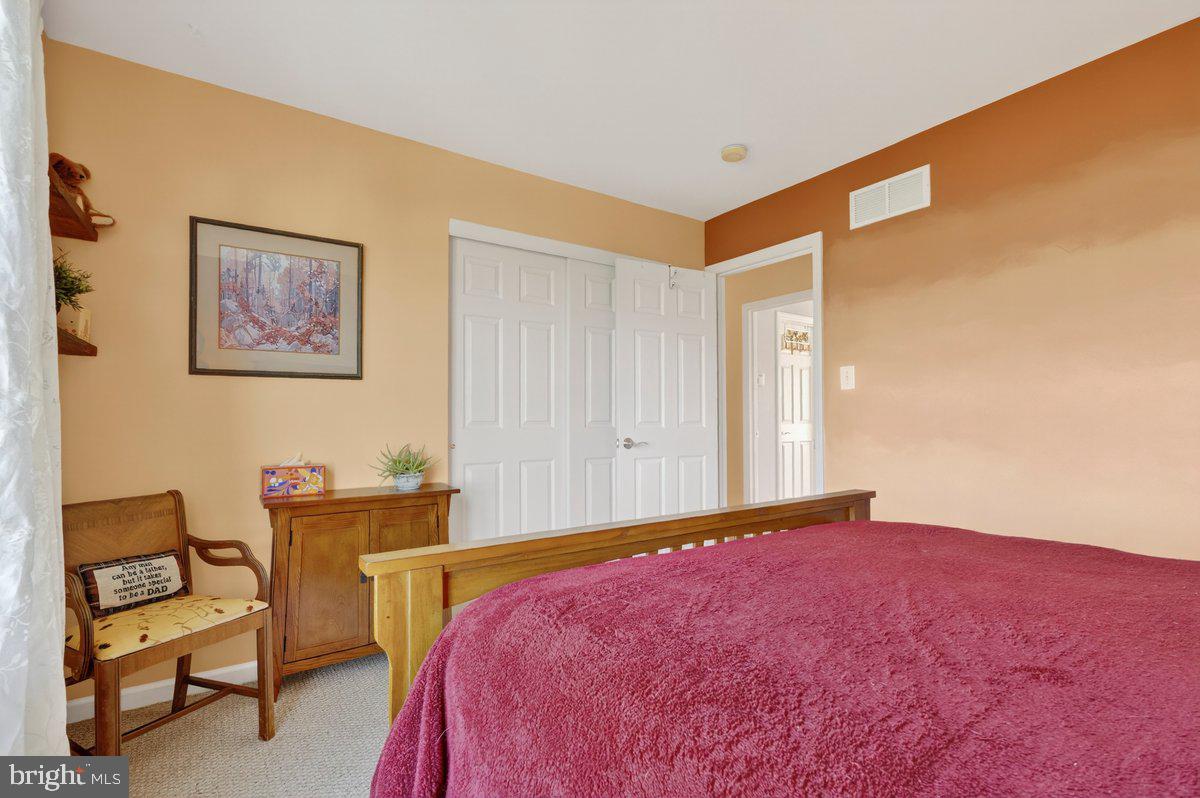 WOODS EDGE - Residential